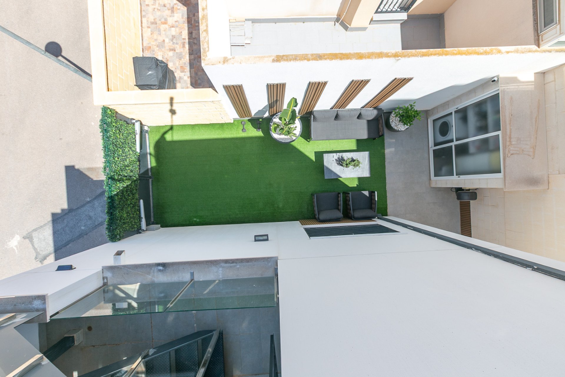 Återförsäljning - Villa -
Villamartin - Pau 26
