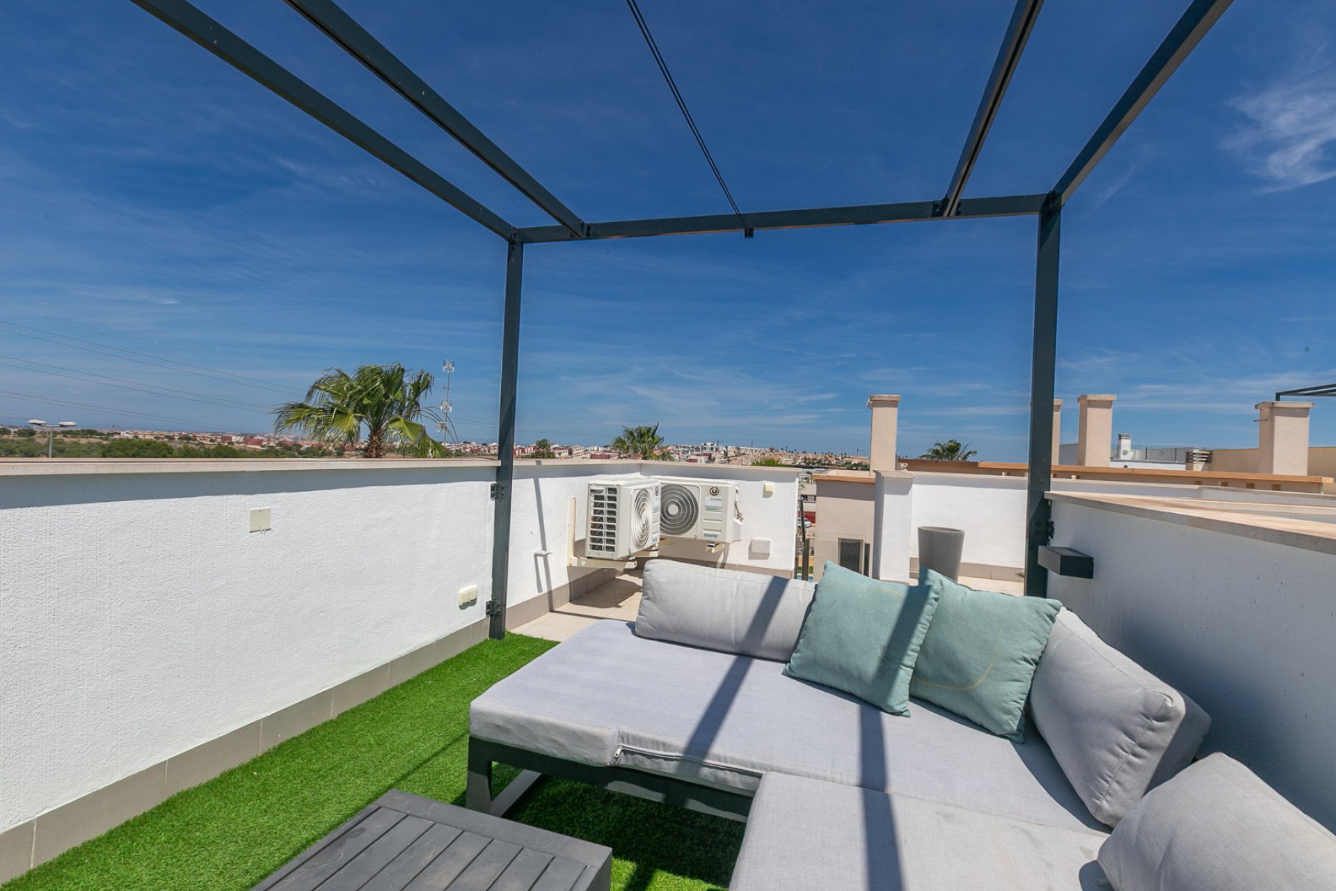 Återförsäljning - Villa -
Villamartin - Pau 26