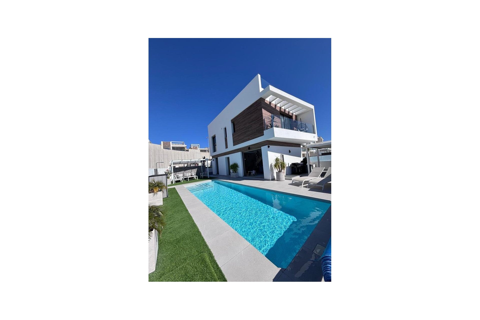 Återförsäljning - Villa -
Villamartin - PAU 8