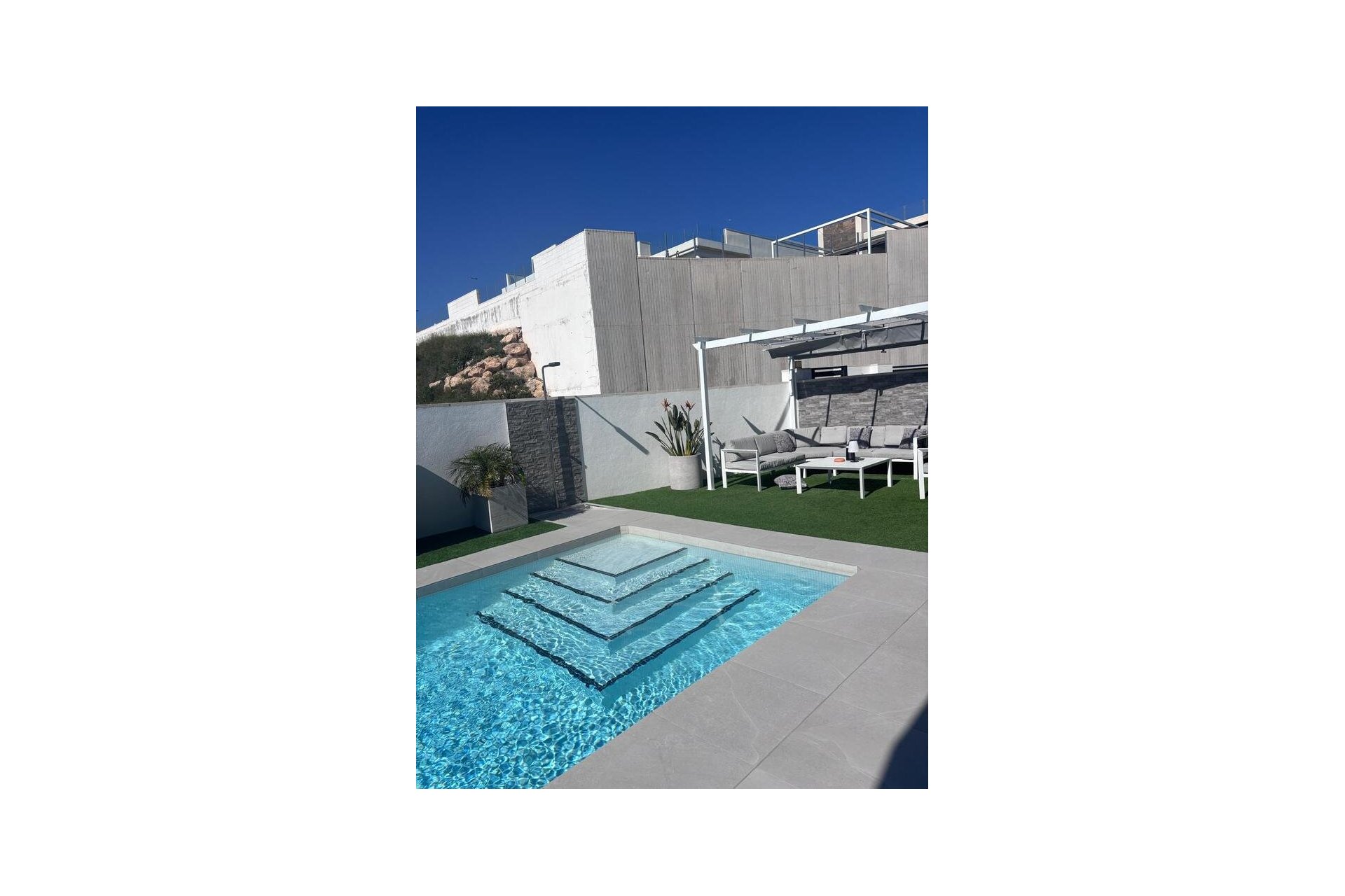 Återförsäljning - Villa -
Villamartin - PAU 8