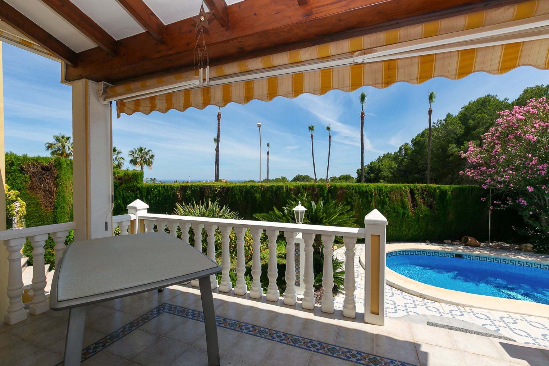Återförsäljning - Villa -
Villamartin - Rioja