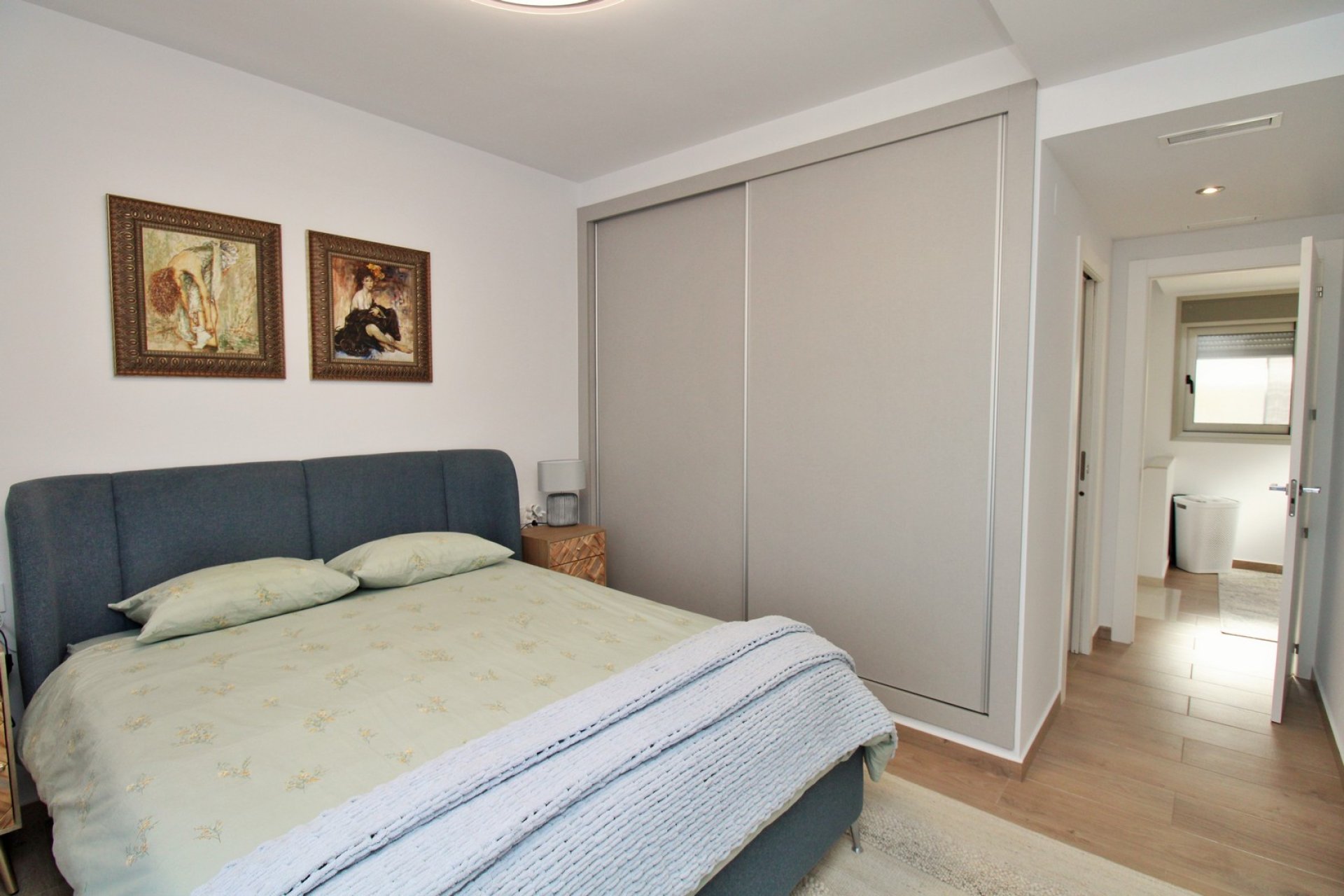 Återförsäljning - Villa -
Villamartin - Villamartín