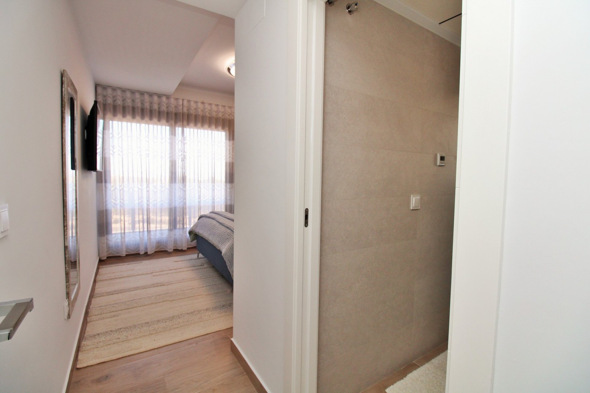 Återförsäljning - Villa -
Villamartin - Villamartín