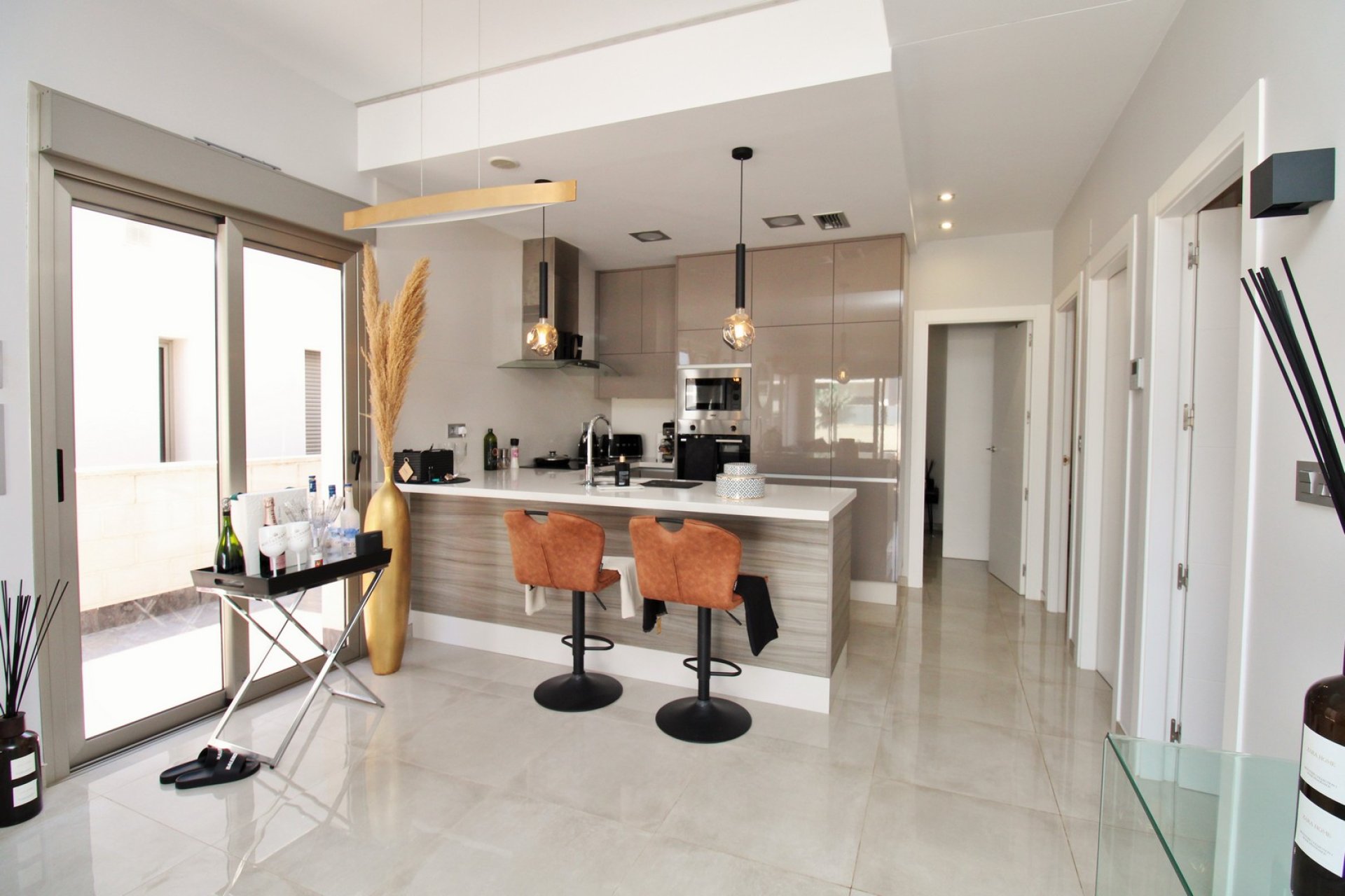 Återförsäljning - Villa -
Villamartin - Villamartín