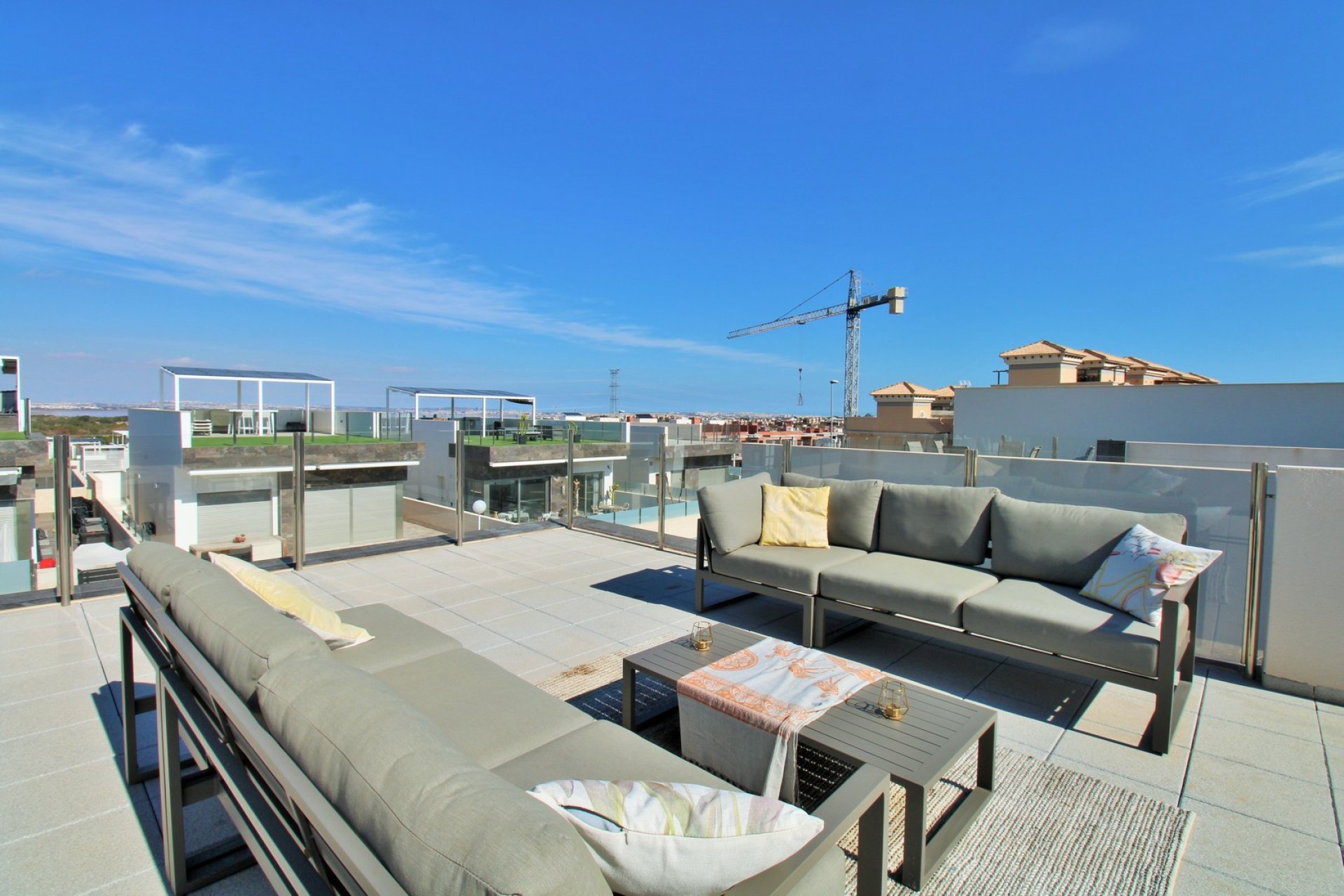 Återförsäljning - Villa -
Villamartin - Villamartín