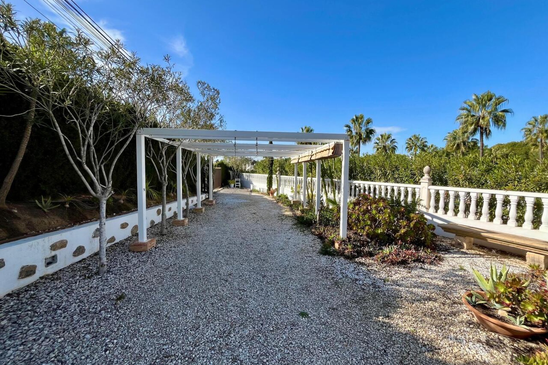 Återförsäljning - Villa -
Villamartin - Villamartín