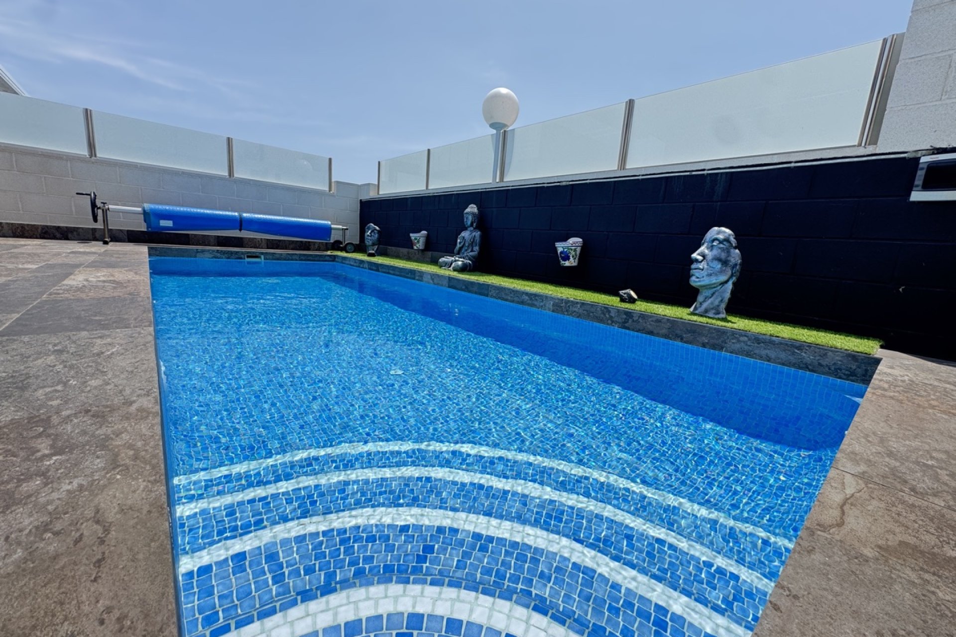 Återförsäljning - Villa -
Villamartin - Villamartín