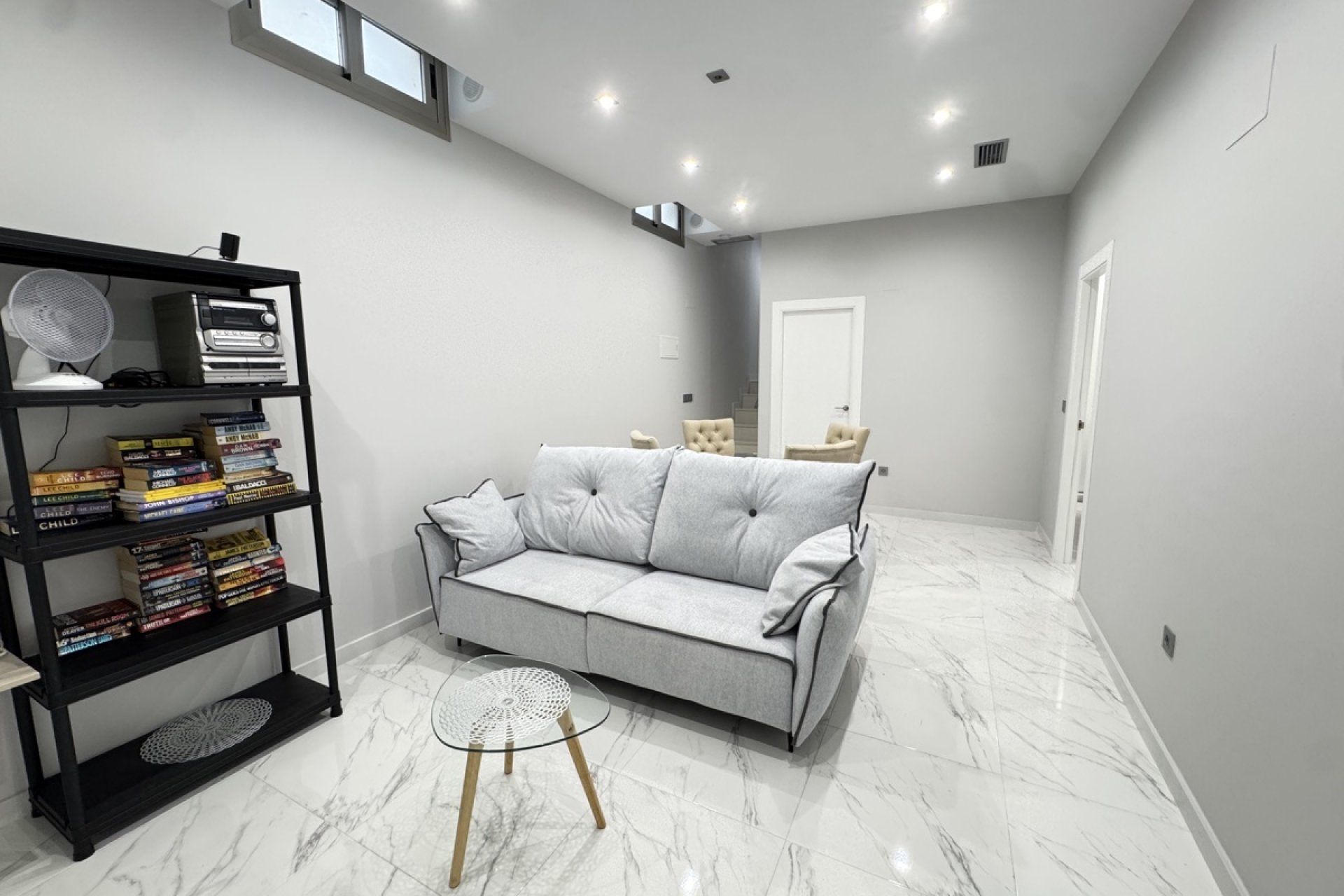 Återförsäljning - Villa -
Villamartin - Villamartín