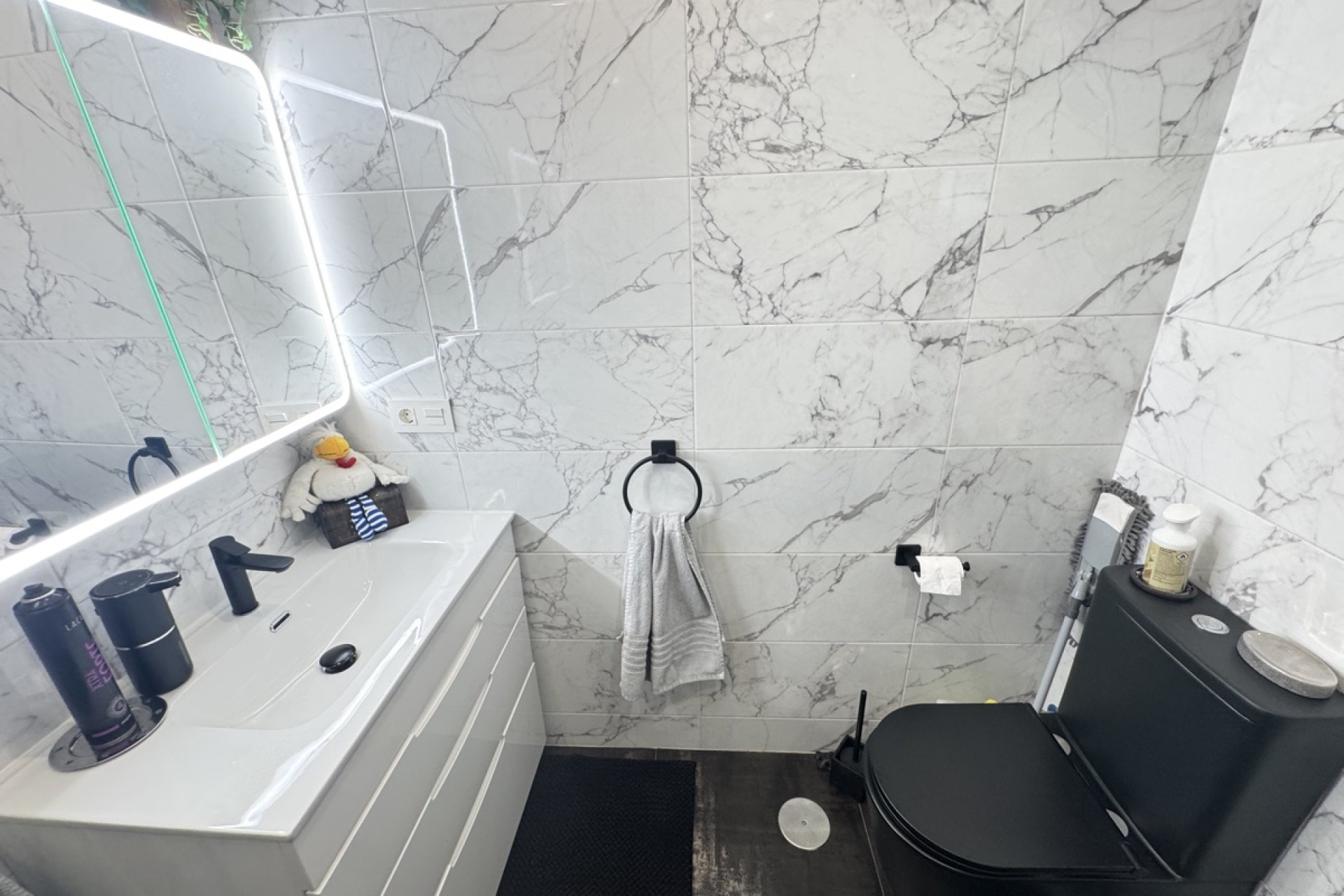 Återförsäljning - Villa -
Villamartin - Villamartín