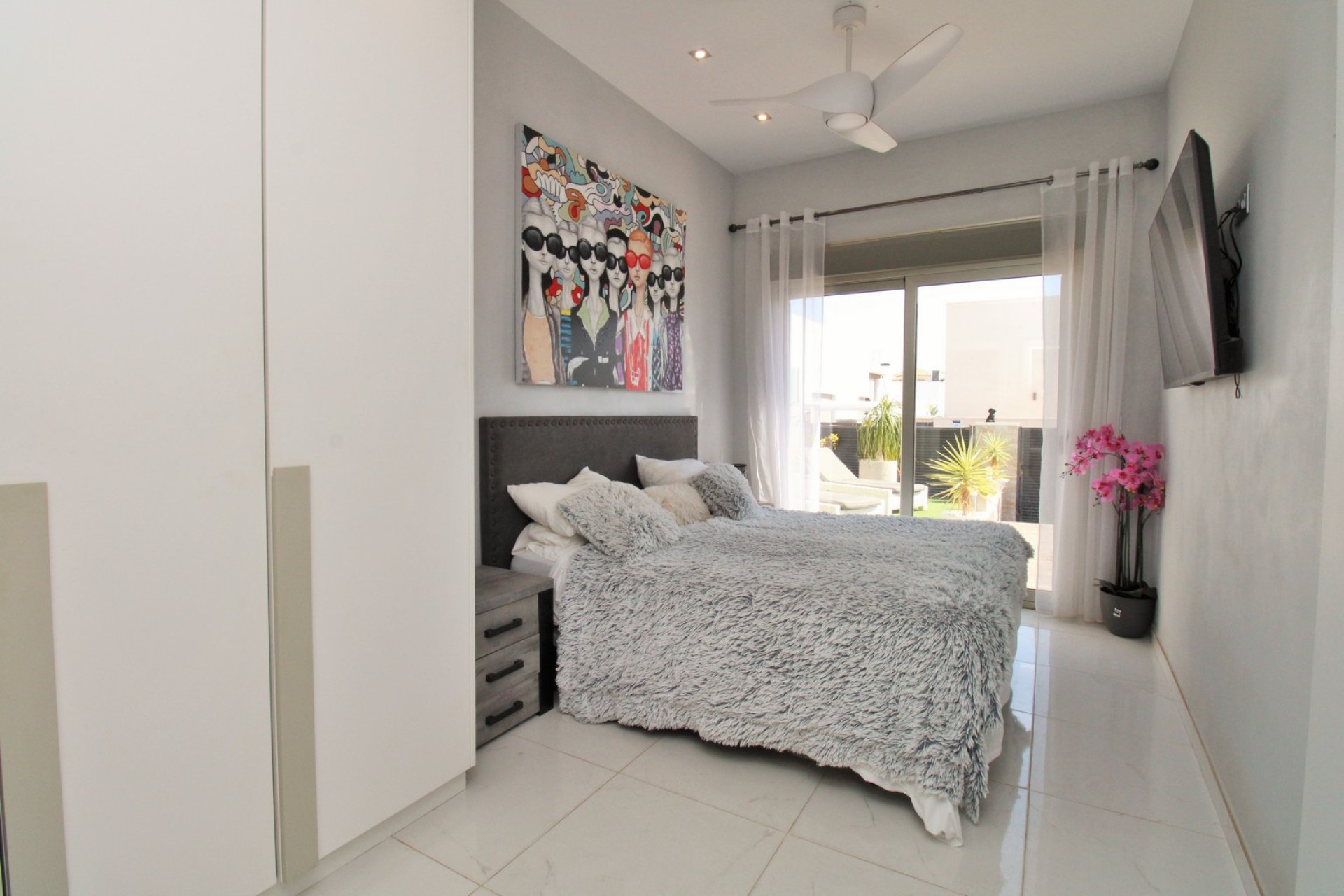 Återförsäljning - Villa -
Villamartin - Villamartín