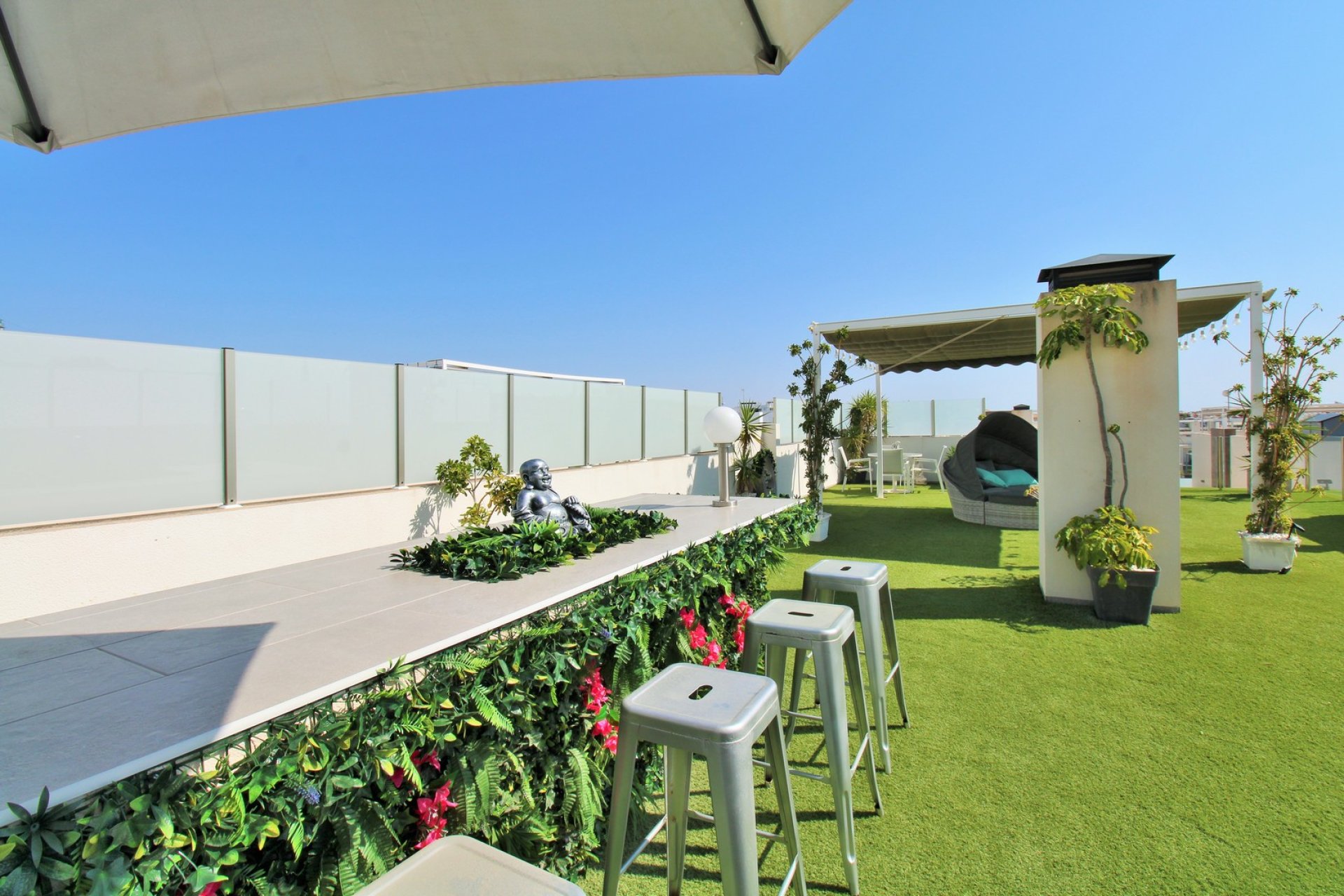 Återförsäljning - Villa -
Villamartin - Villamartín