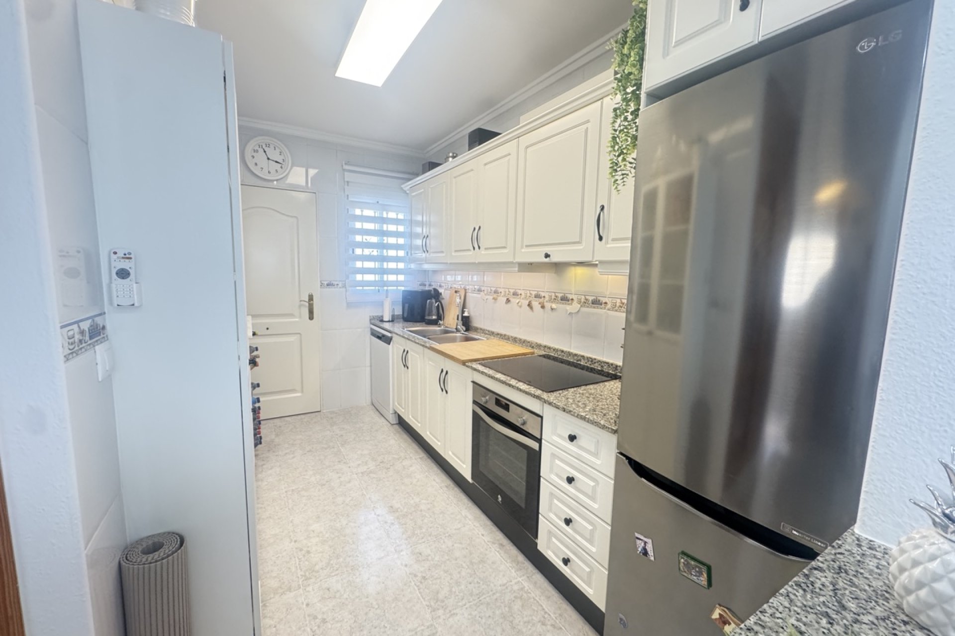 Återförsäljning - Villa -
Villamartin - Villamartín