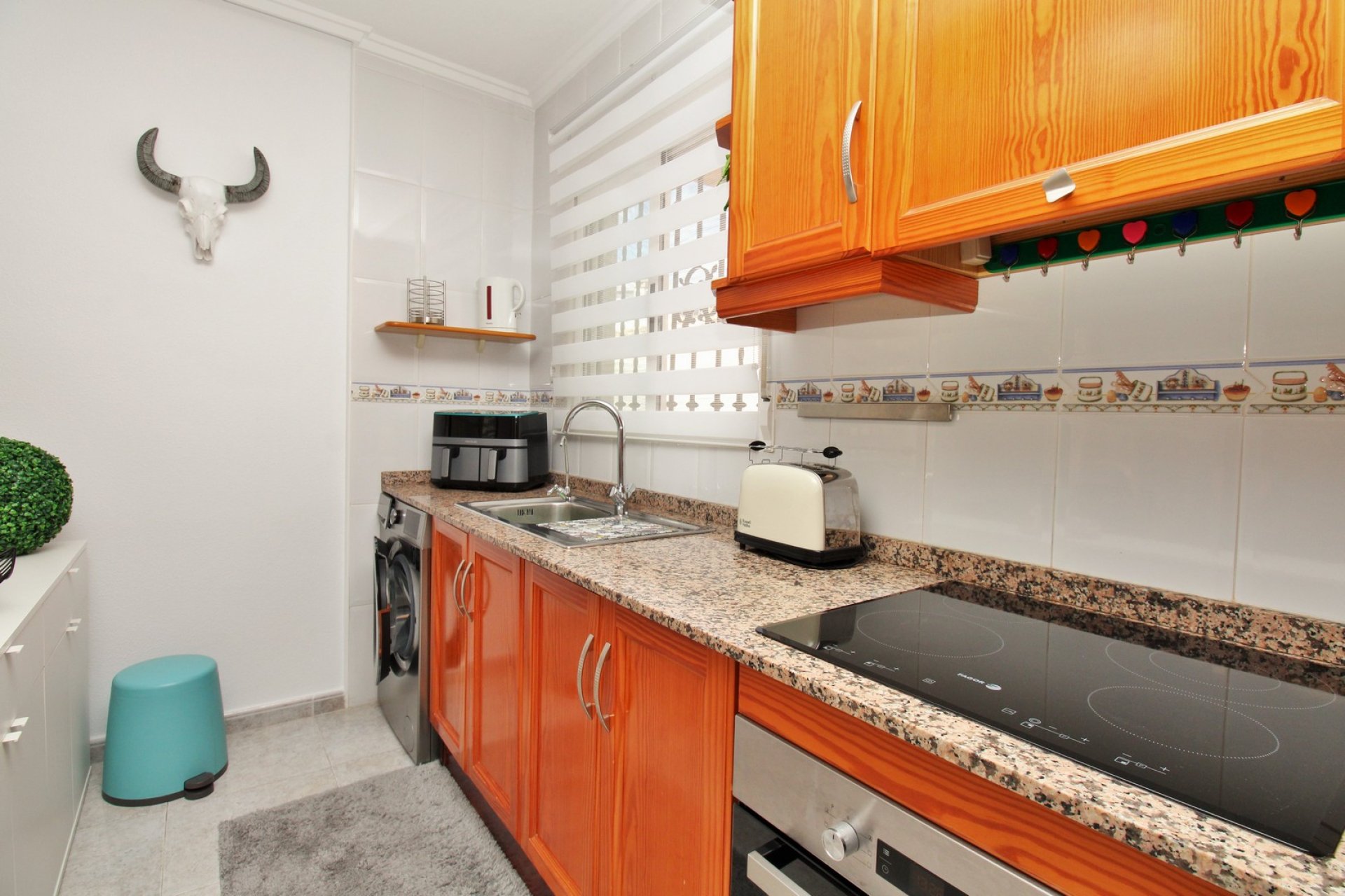 Återförsäljning - Villa -
Villamartin - Villamartín