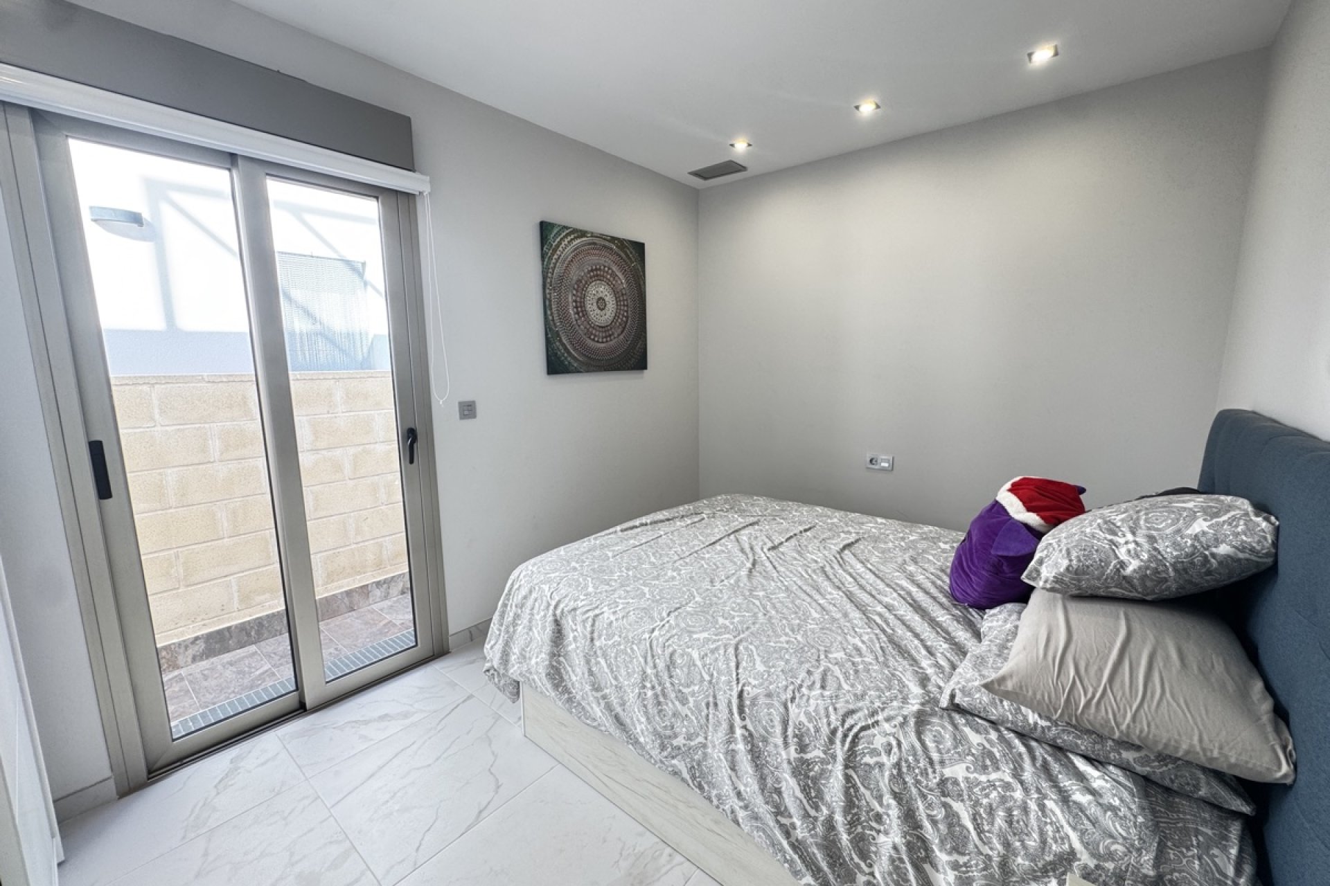 Återförsäljning - Villa -
Villamartin - Villamartín