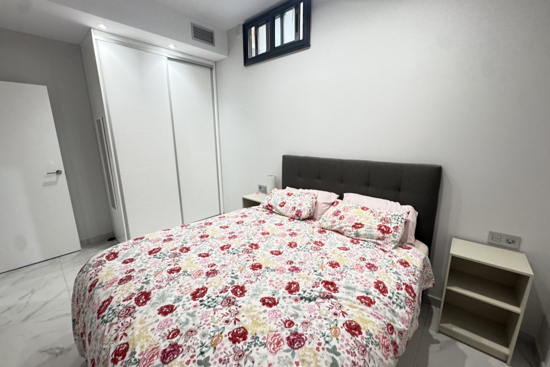 Återförsäljning - Villa -
Villamartin - Villamartín