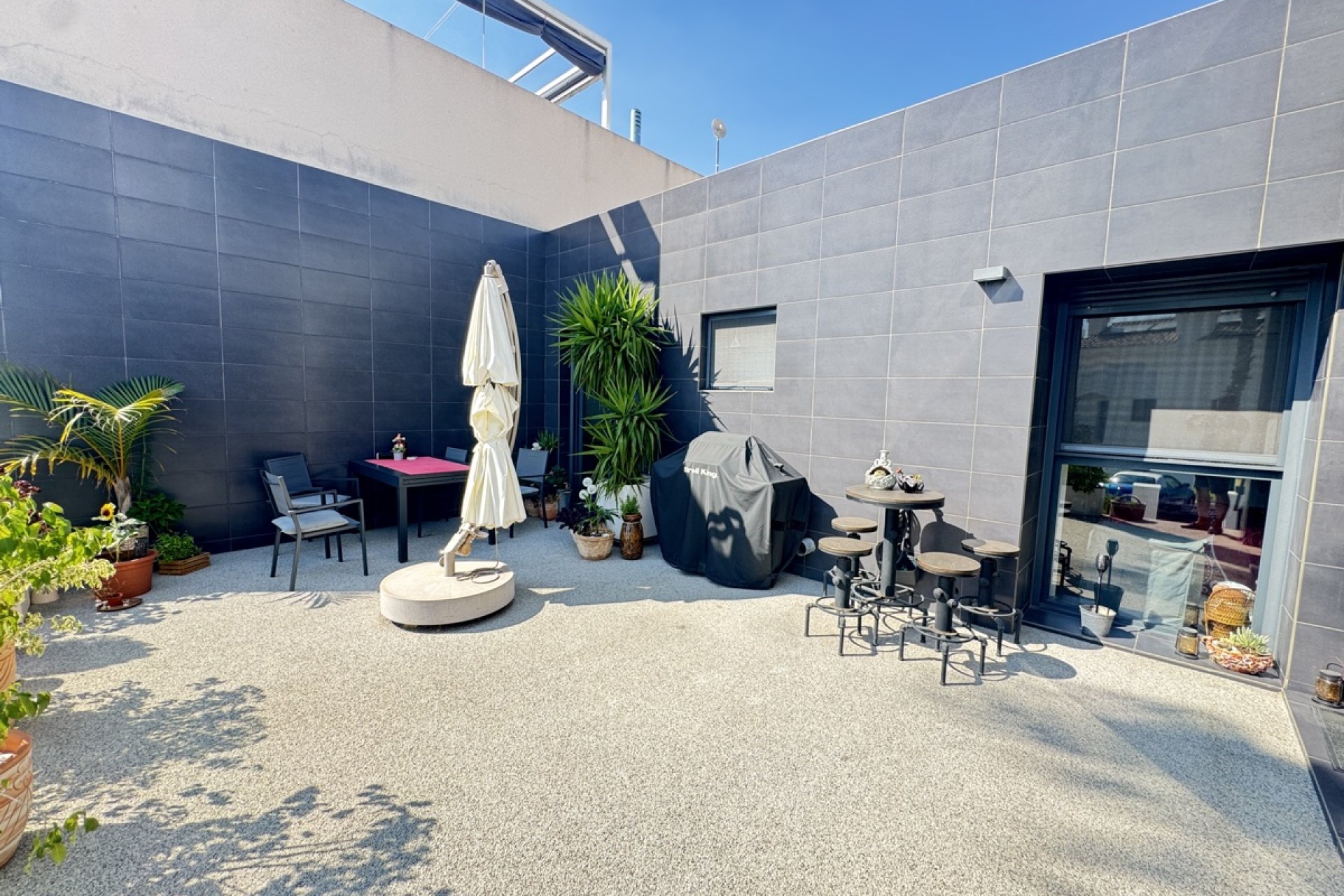 Återförsäljning - Villa -
Villamartin - Villamartín