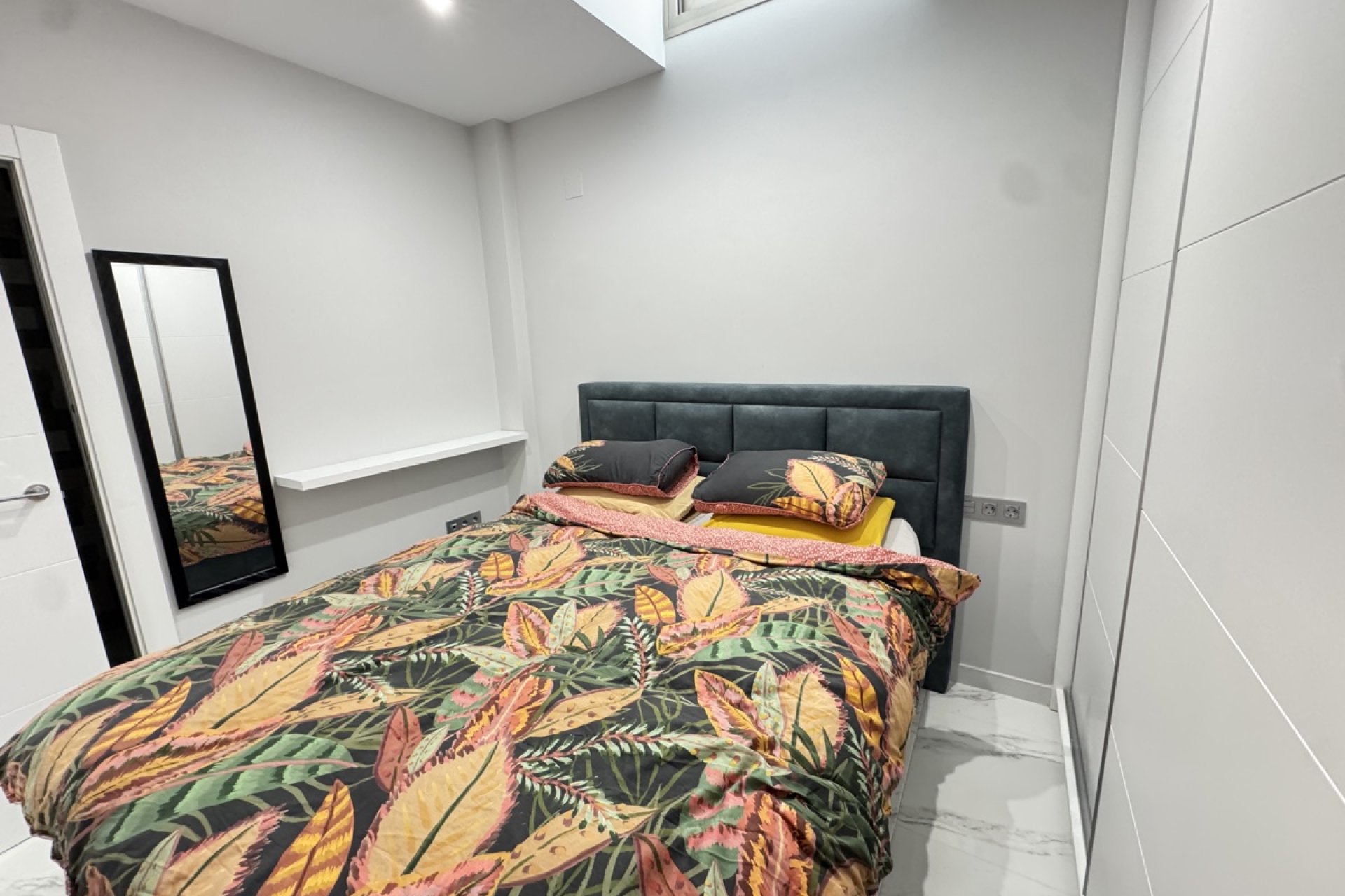 Återförsäljning - Villa -
Villamartin - Villamartín