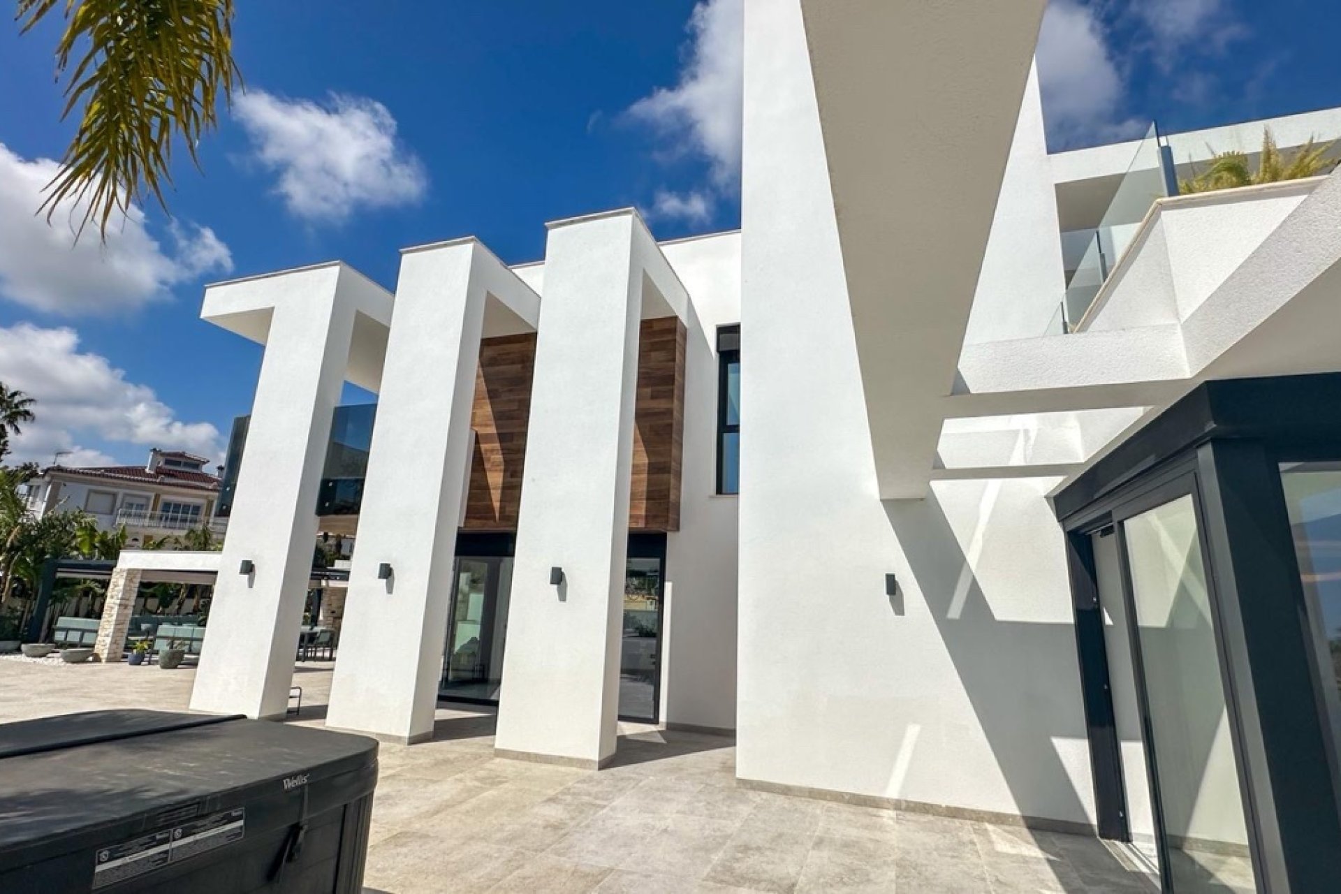 Återförsäljning - Villa -
Villamartin - Villamartín