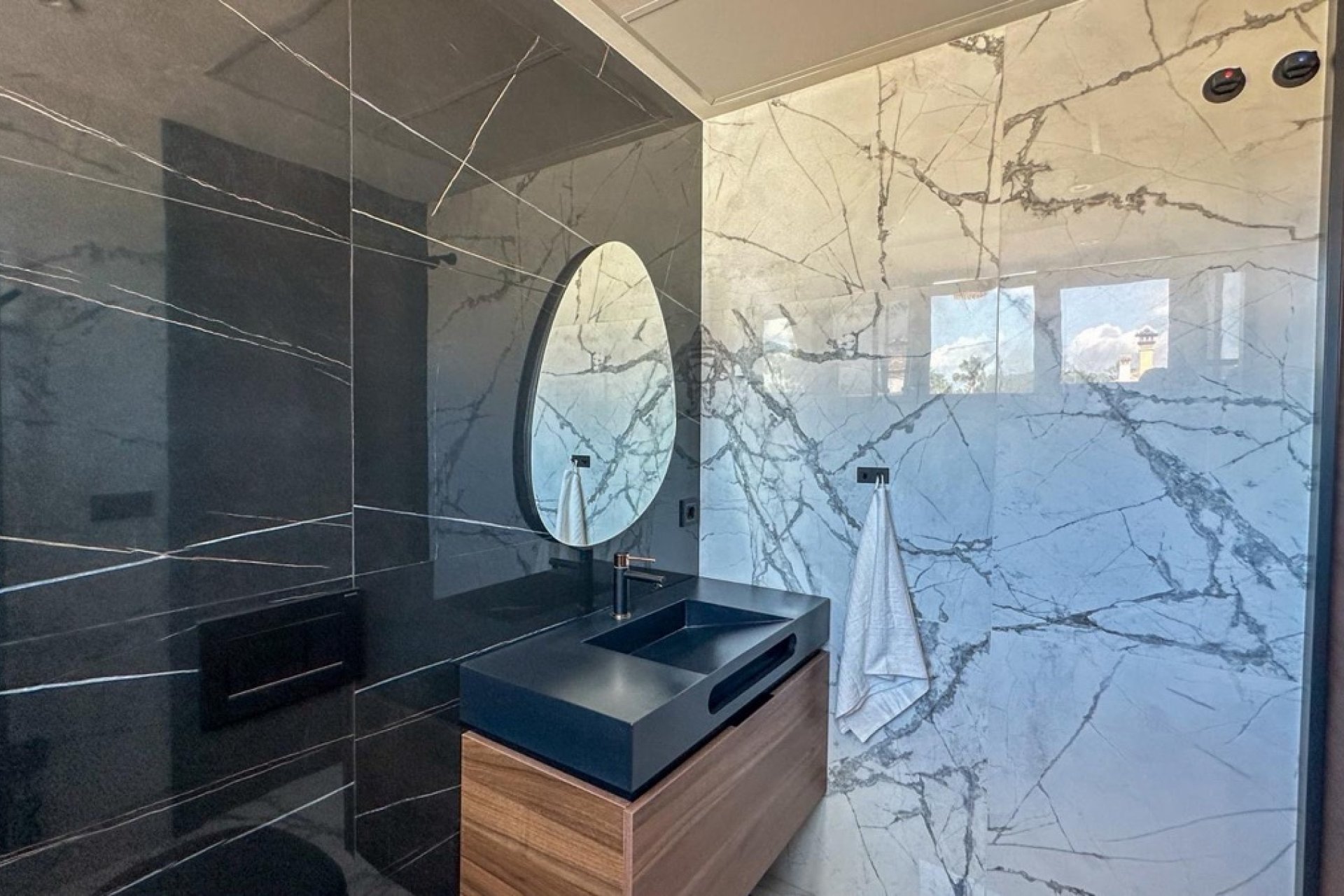 Återförsäljning - Villa -
Villamartin - Villamartín