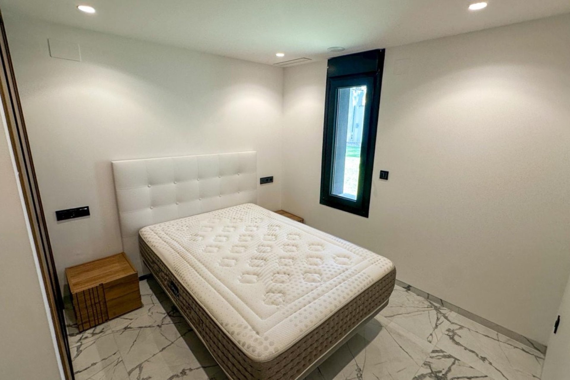 Återförsäljning - Villa -
Villamartin - Villamartín