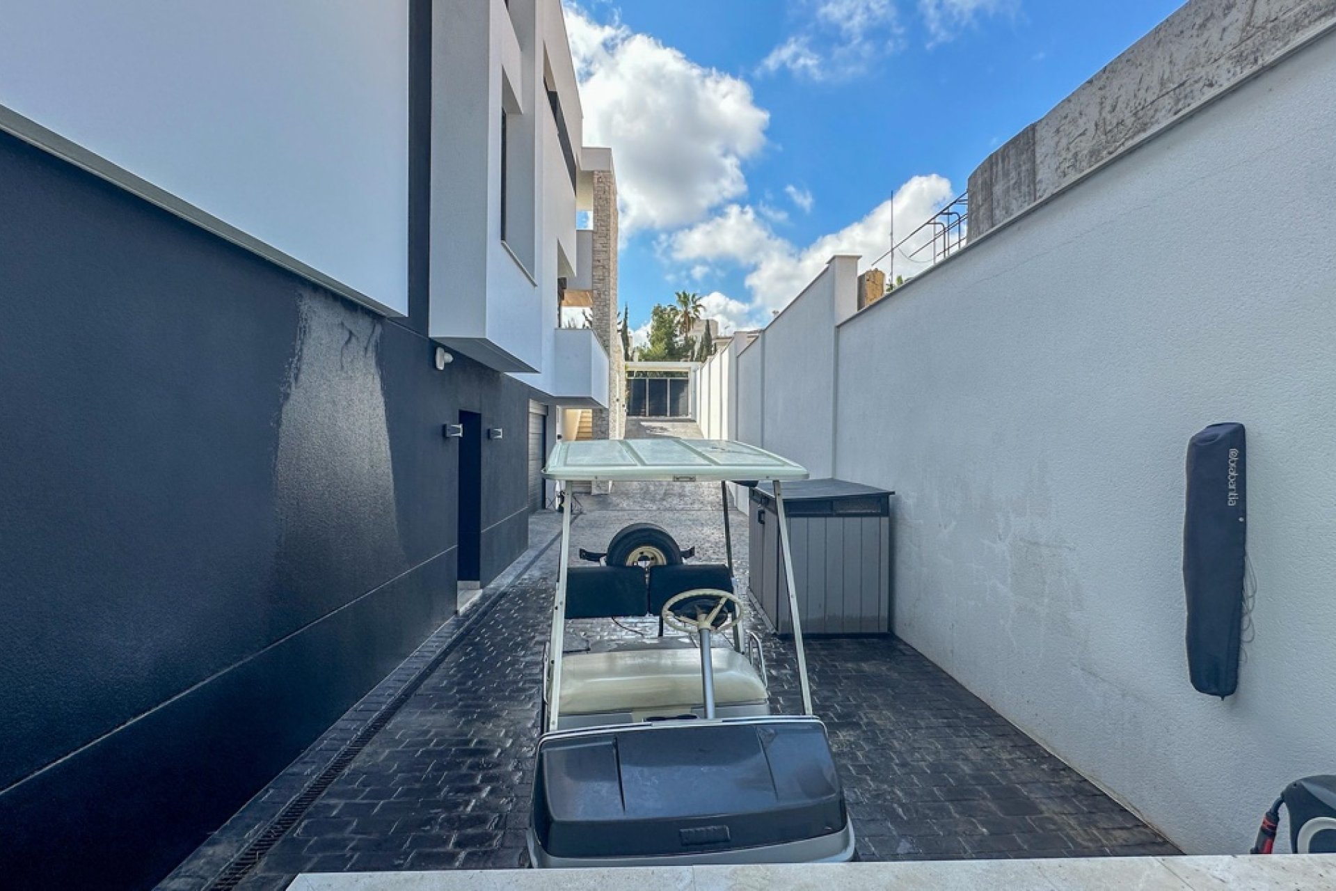 Återförsäljning - Villa -
Villamartin - Villamartín