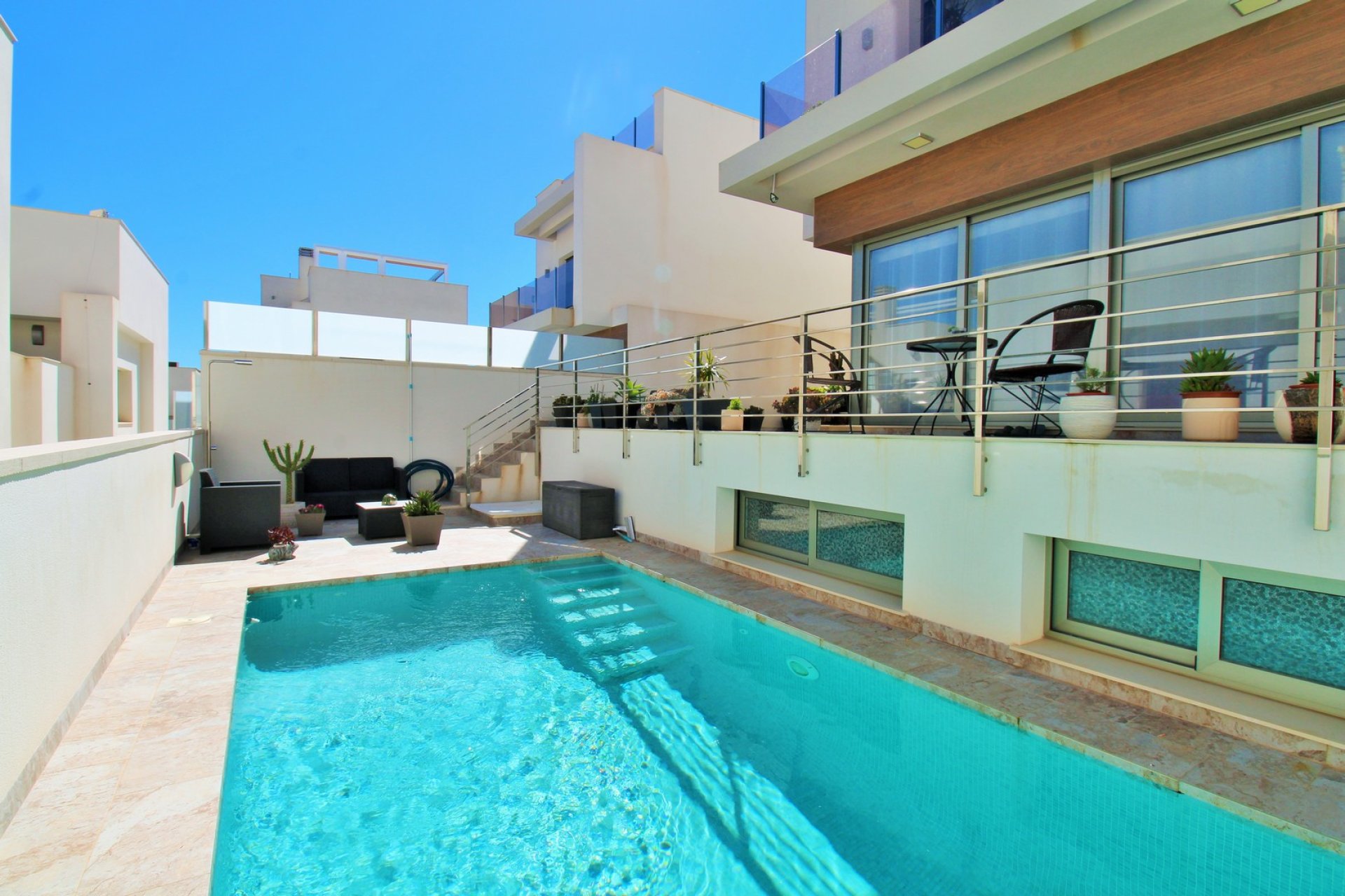 Återförsäljning - Villa -
Villamartin - Villamartín