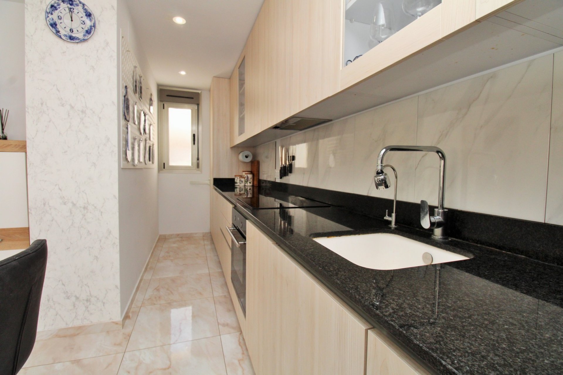 Återförsäljning - Villa -
Villamartin - Villamartín