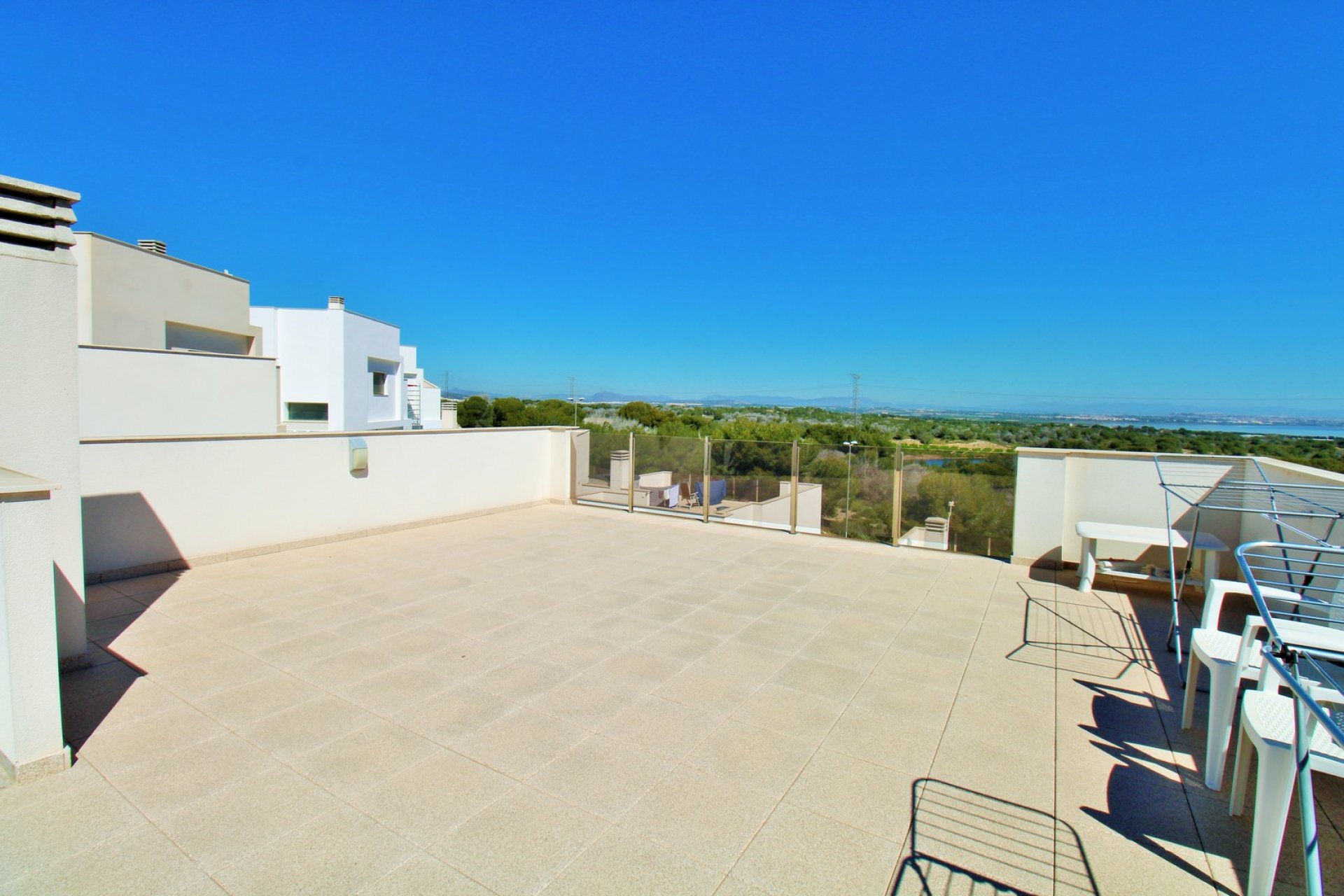 Återförsäljning - Villa -
Villamartin - Villamartín