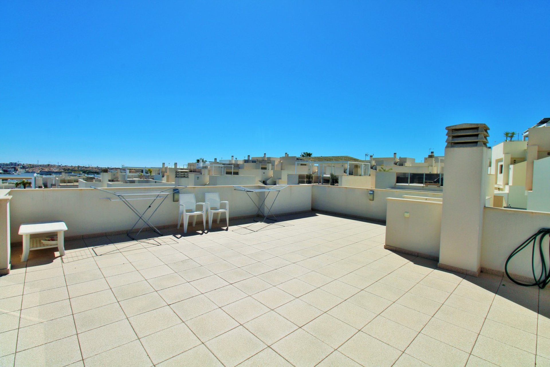 Återförsäljning - Villa -
Villamartin - Villamartín