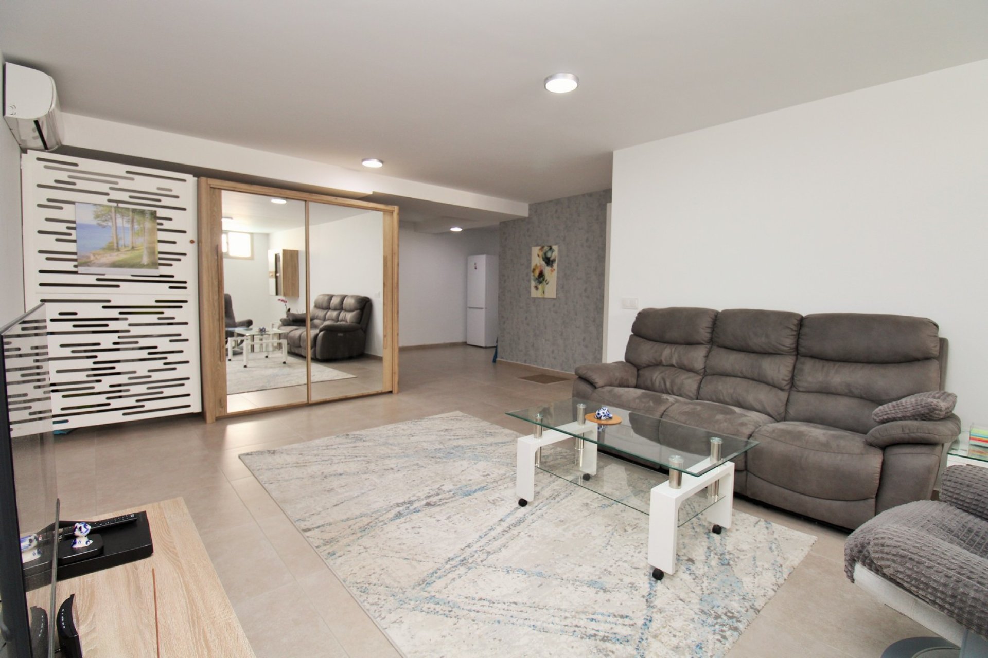Återförsäljning - Villa -
Villamartin - Villamartín