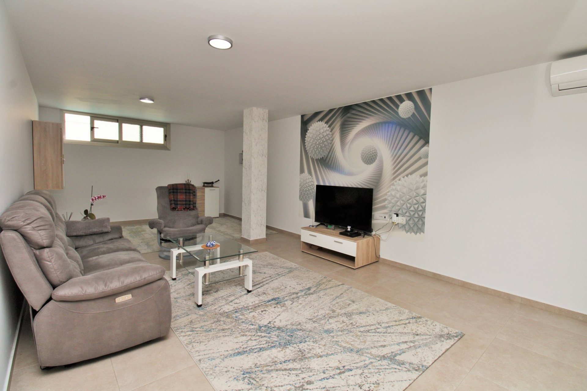 Återförsäljning - Villa -
Villamartin - Villamartín