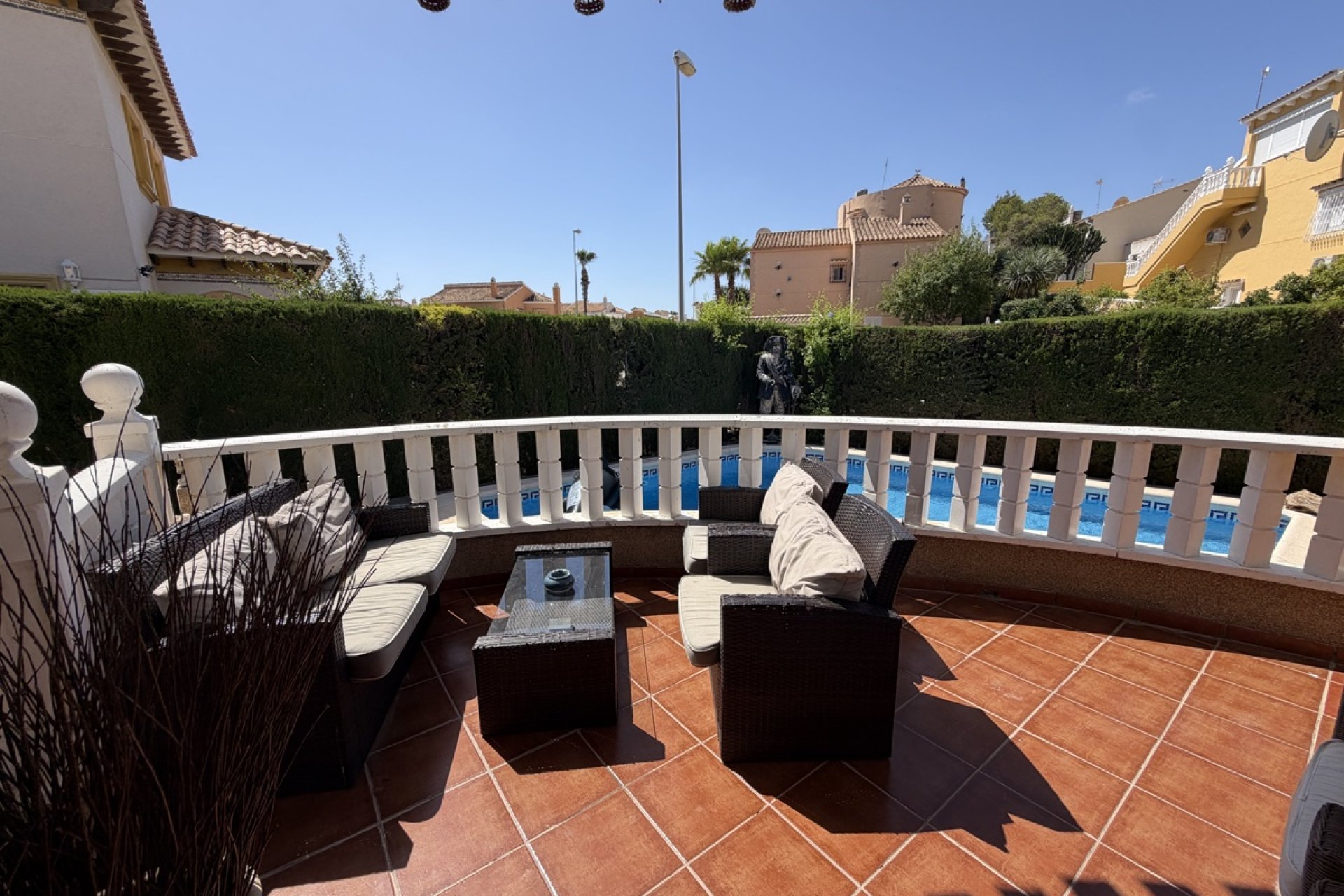 Återförsäljning - Villa -
Villamartin - Villamartín