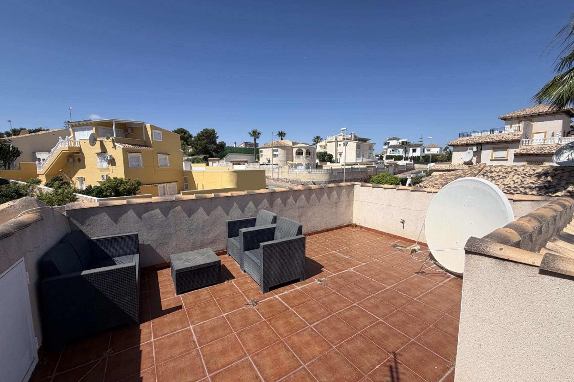 Återförsäljning - Villa -
Villamartin - Villamartín