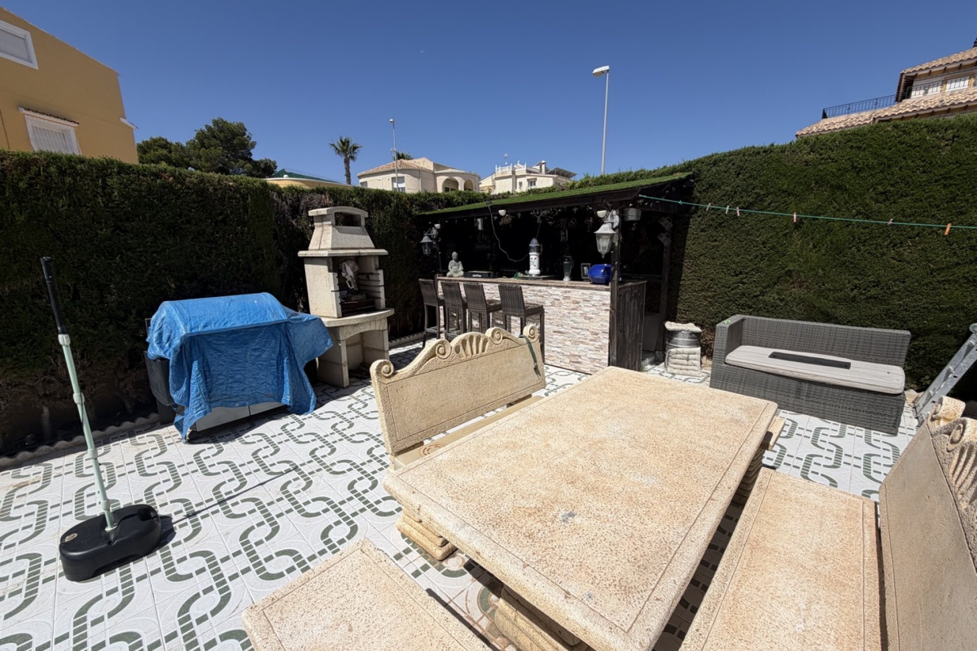 Återförsäljning - Villa -
Villamartin - Villamartín