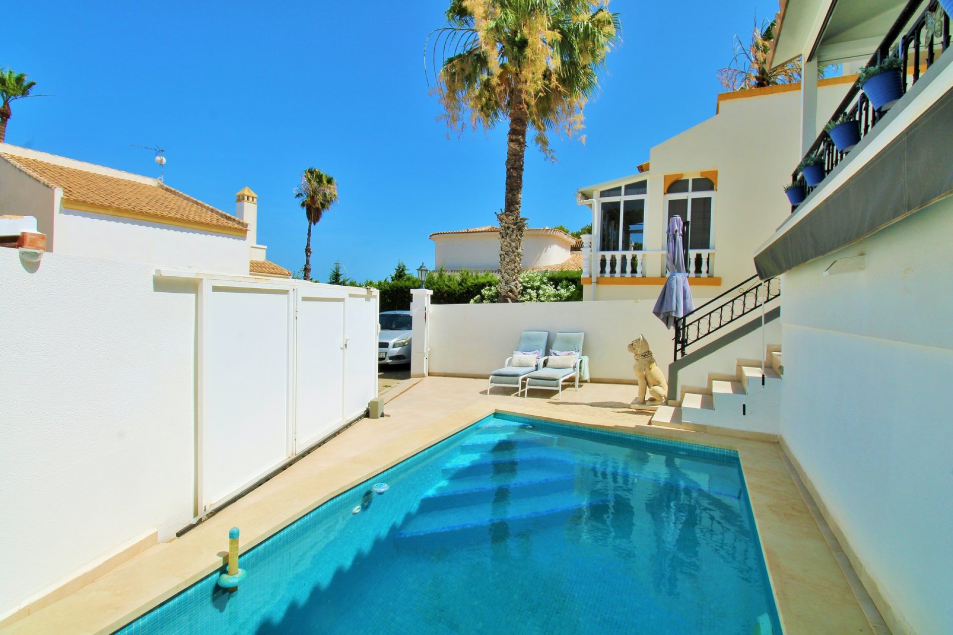 Återförsäljning - Villa -
Villamartin - Villamartín