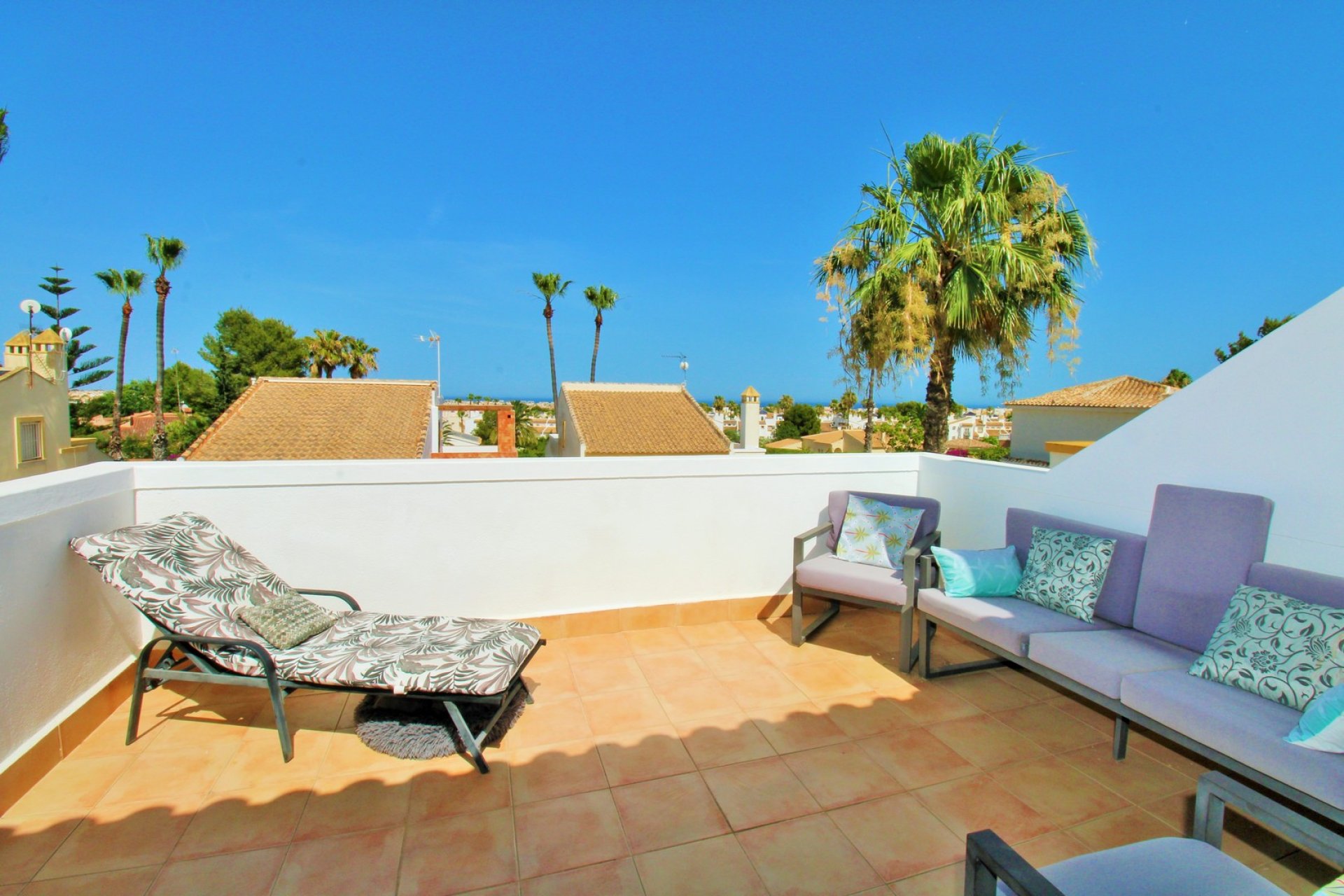Återförsäljning - Villa -
Villamartin - Villamartín