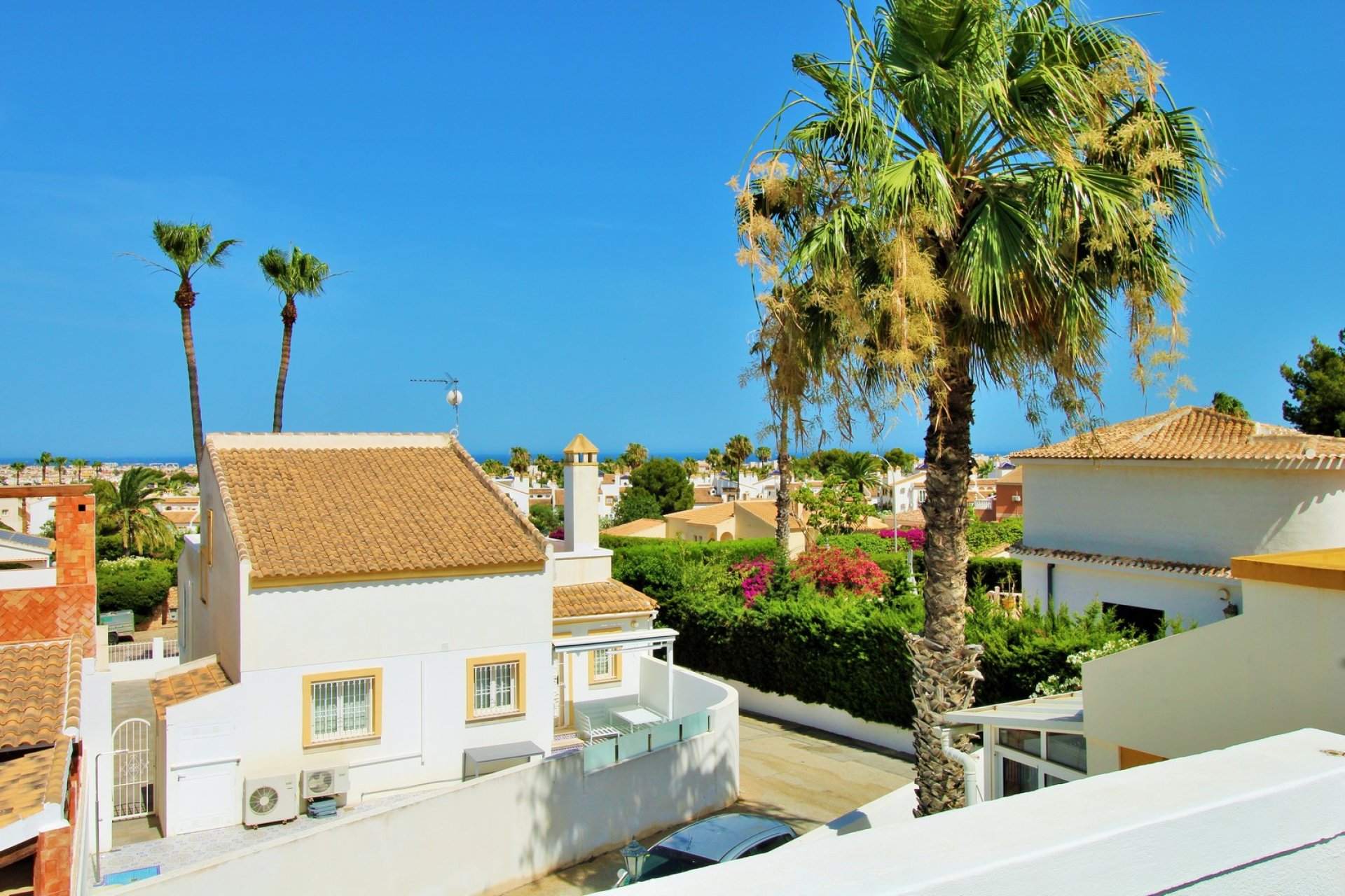 Återförsäljning - Villa -
Villamartin - Villamartín