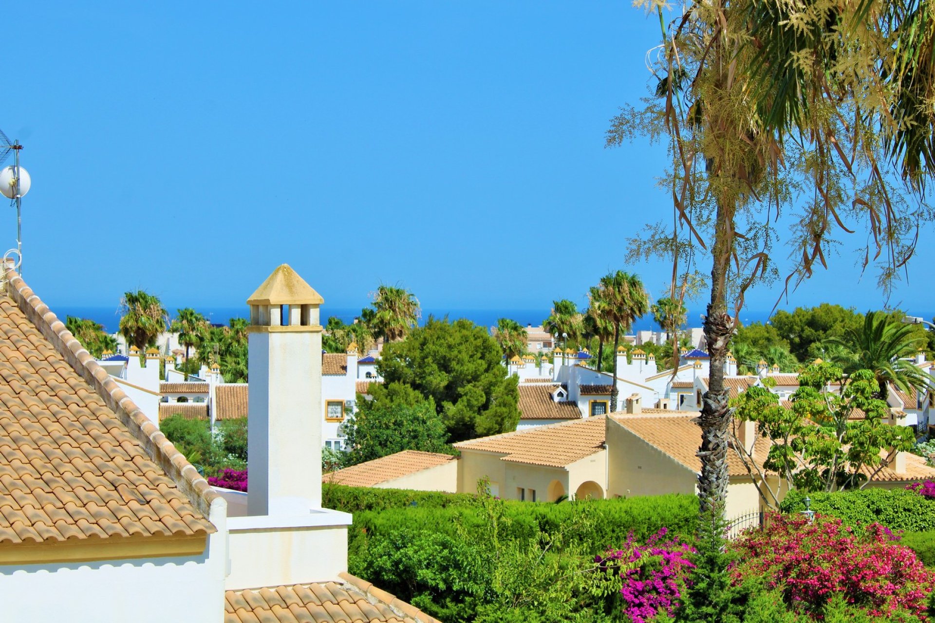 Återförsäljning - Villa -
Villamartin - Villamartín