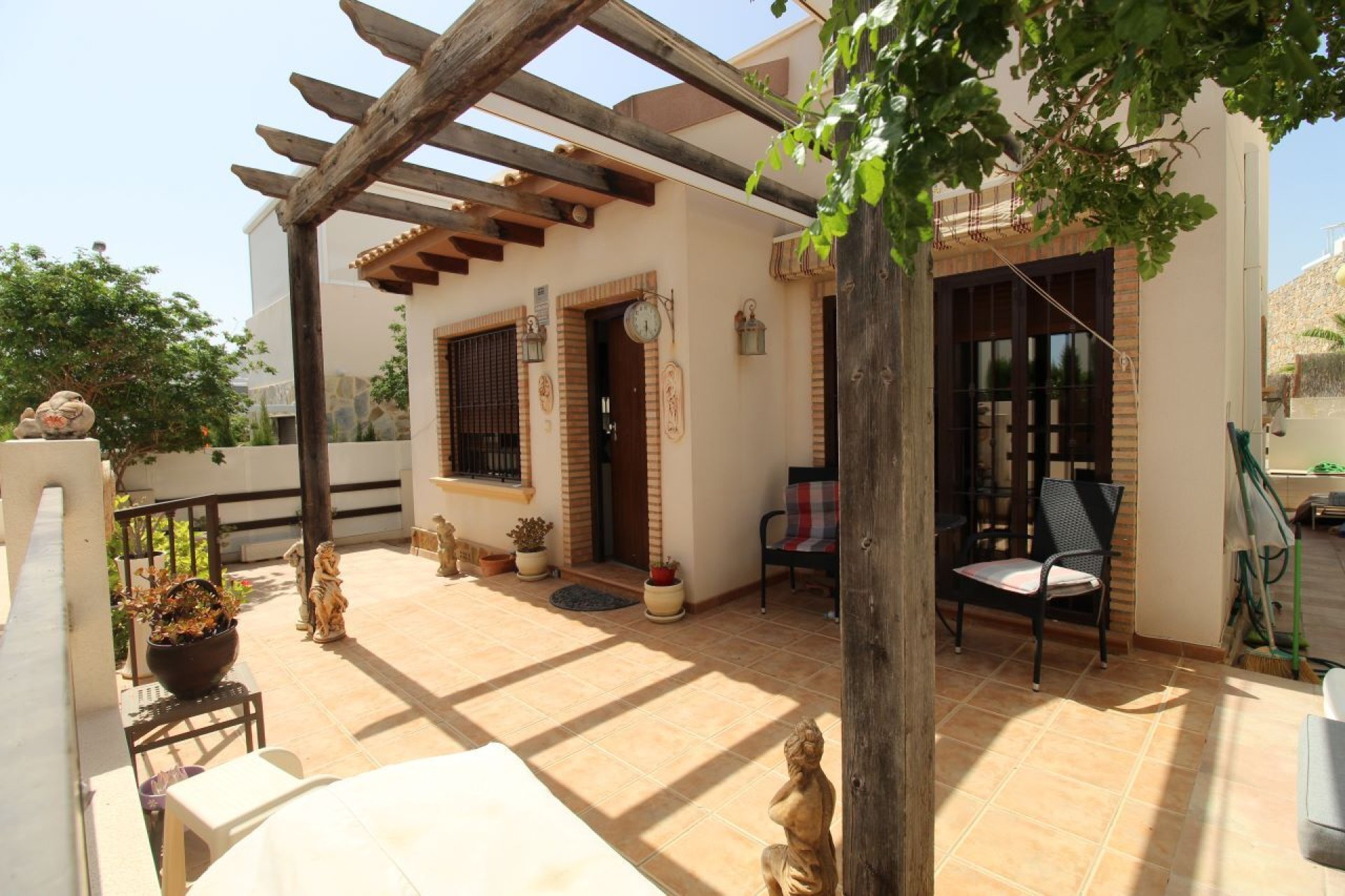 Återförsäljning - Villa -
Villamartin - Villamartín