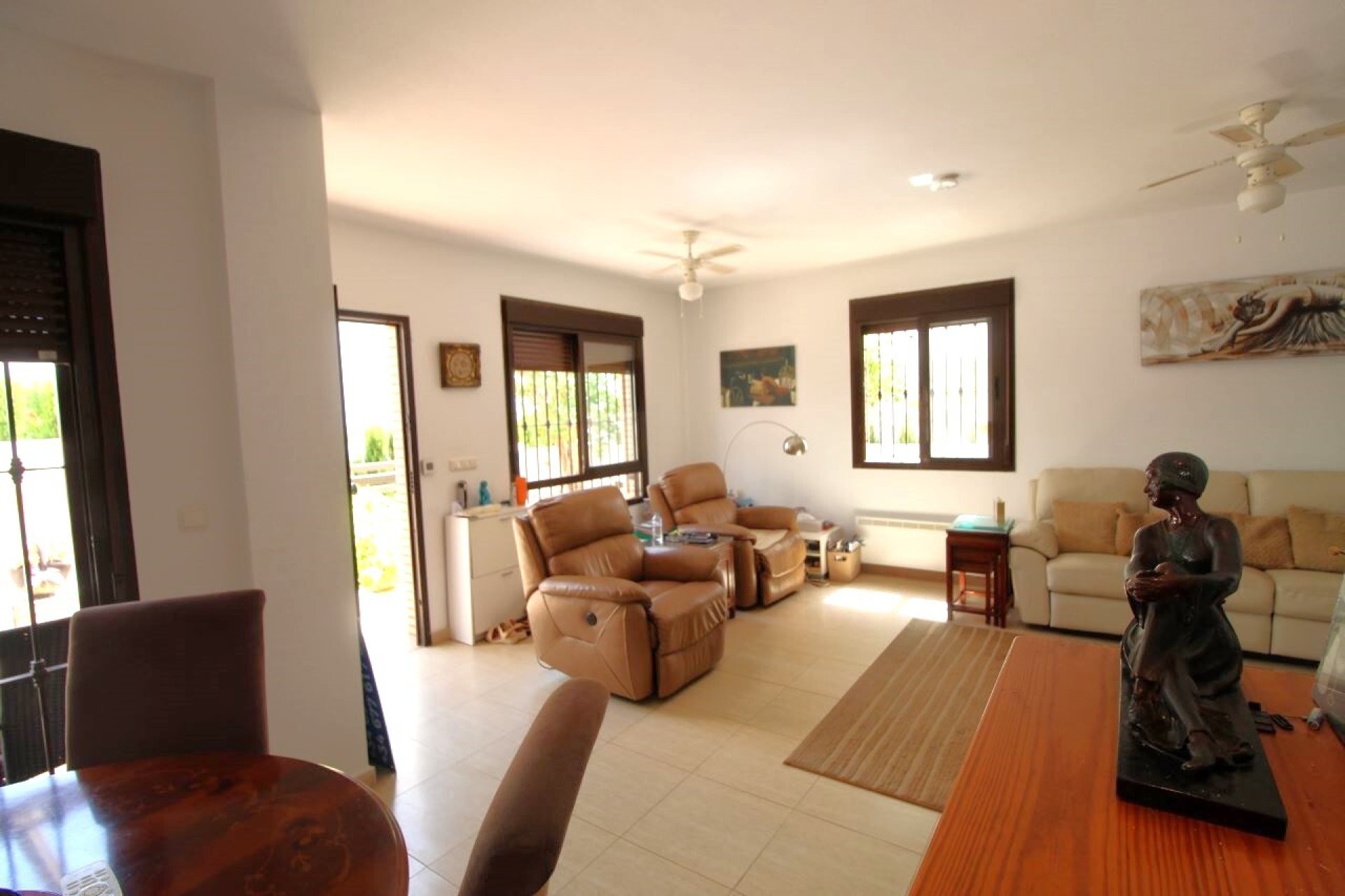 Återförsäljning - Villa -
Villamartin - Villamartín