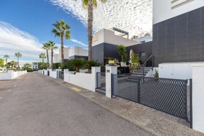 Detached villa - Återförsäljning - Orihuela - Orihuela Costa