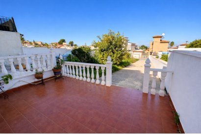 Detached villa - Återförsäljning - Torrevieja - Los Balcones