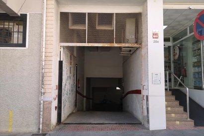 Garaje - Reventa - Torrevieja -
                Center