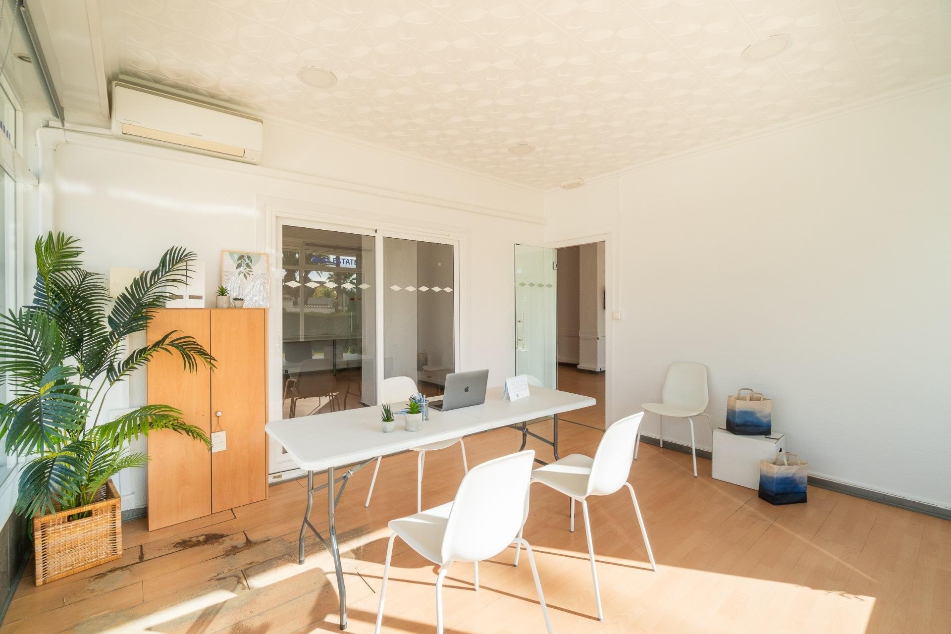 Långtidsuthyrning - Commercial Unit -
Orihuela Costa - La Zenia