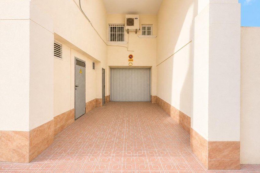 Långtidsuthyrning - Garage -
Torrevieja - Center