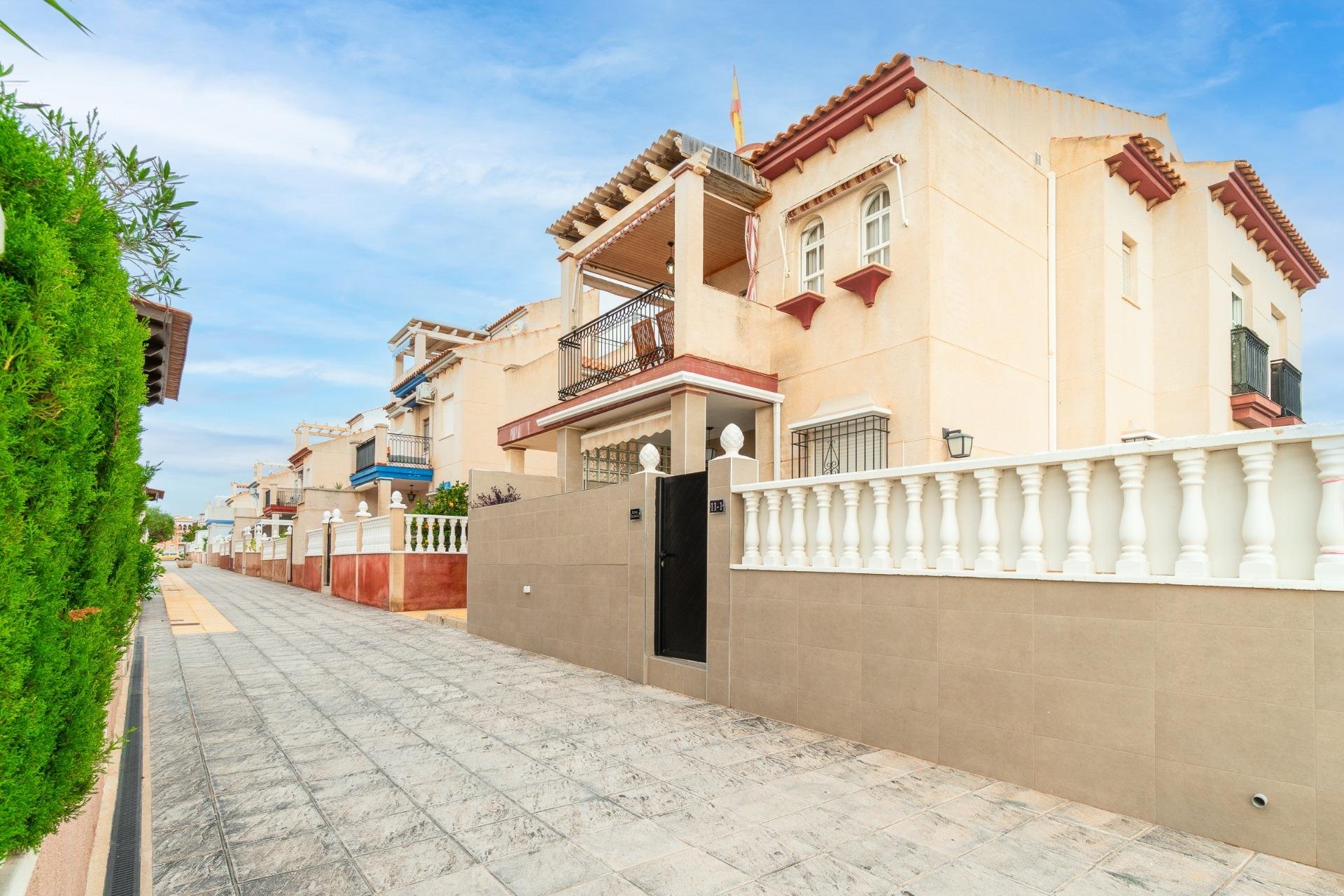 Long Term Rental - Apartment -
Orihuela Costa - Playa Flamenca