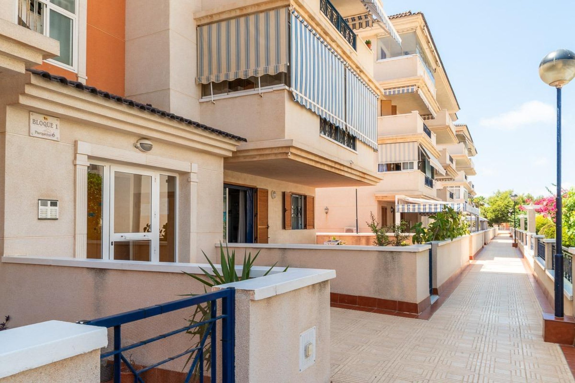 Long Term Rental - Apartment -
Torrevieja - La Mata