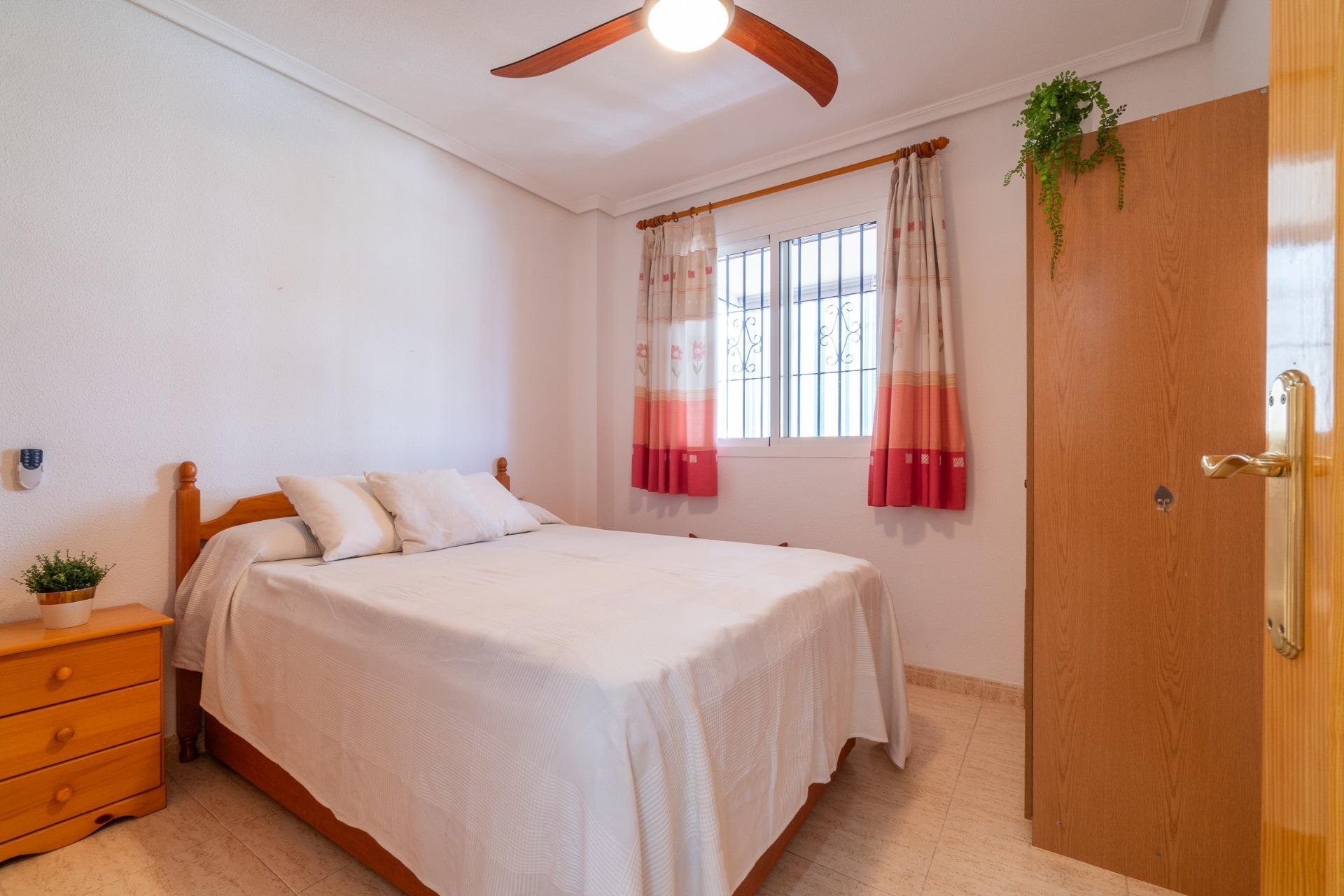 Long Term Rental - Apartment -
Torrevieja - La Mata