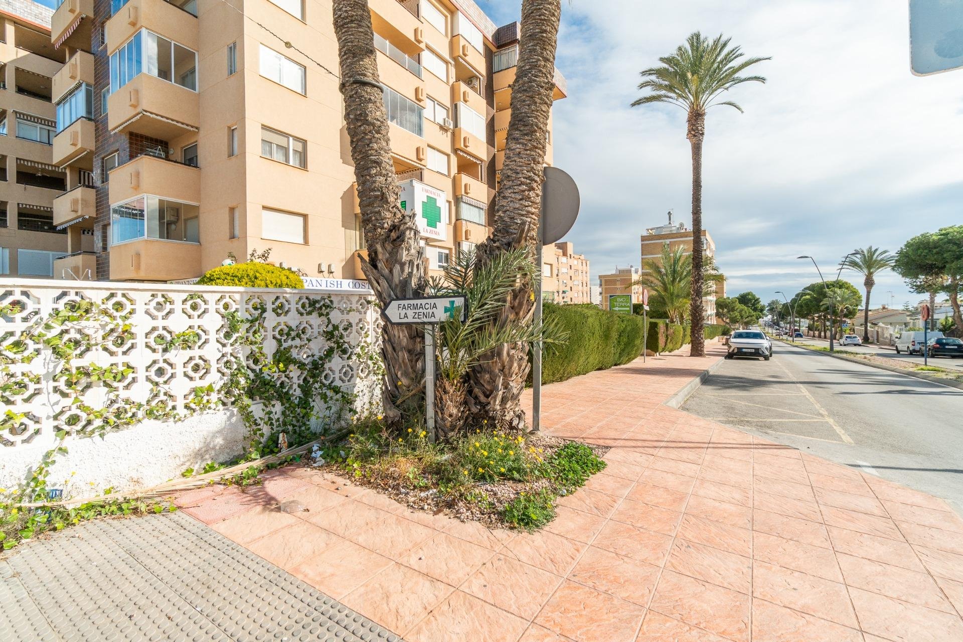 Long Term Rental - Commercial Unit -
Orihuela Costa - La Zenia