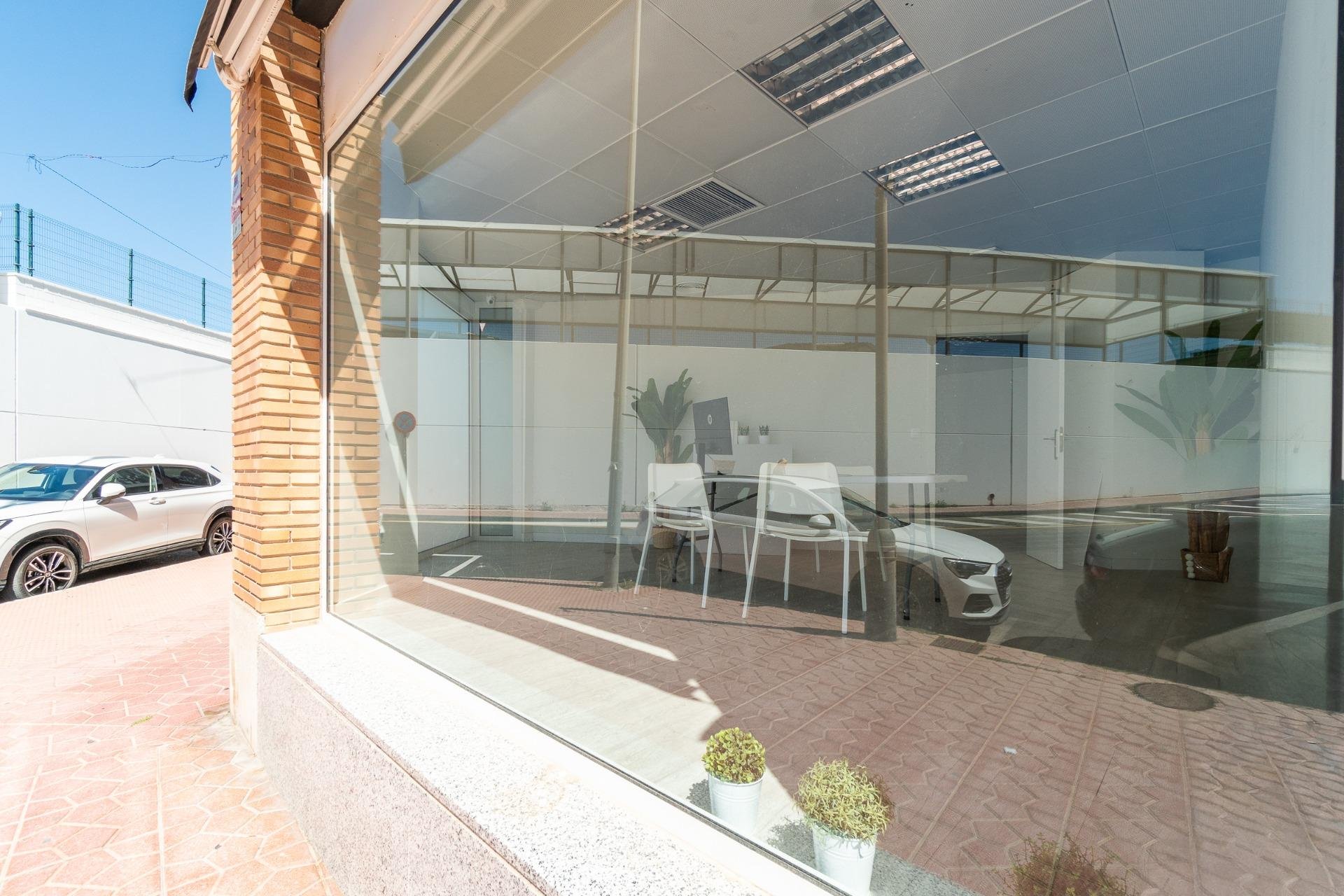 Long Term Rental - Commercial Unit -
Orihuela Costa - Playa Flamenca